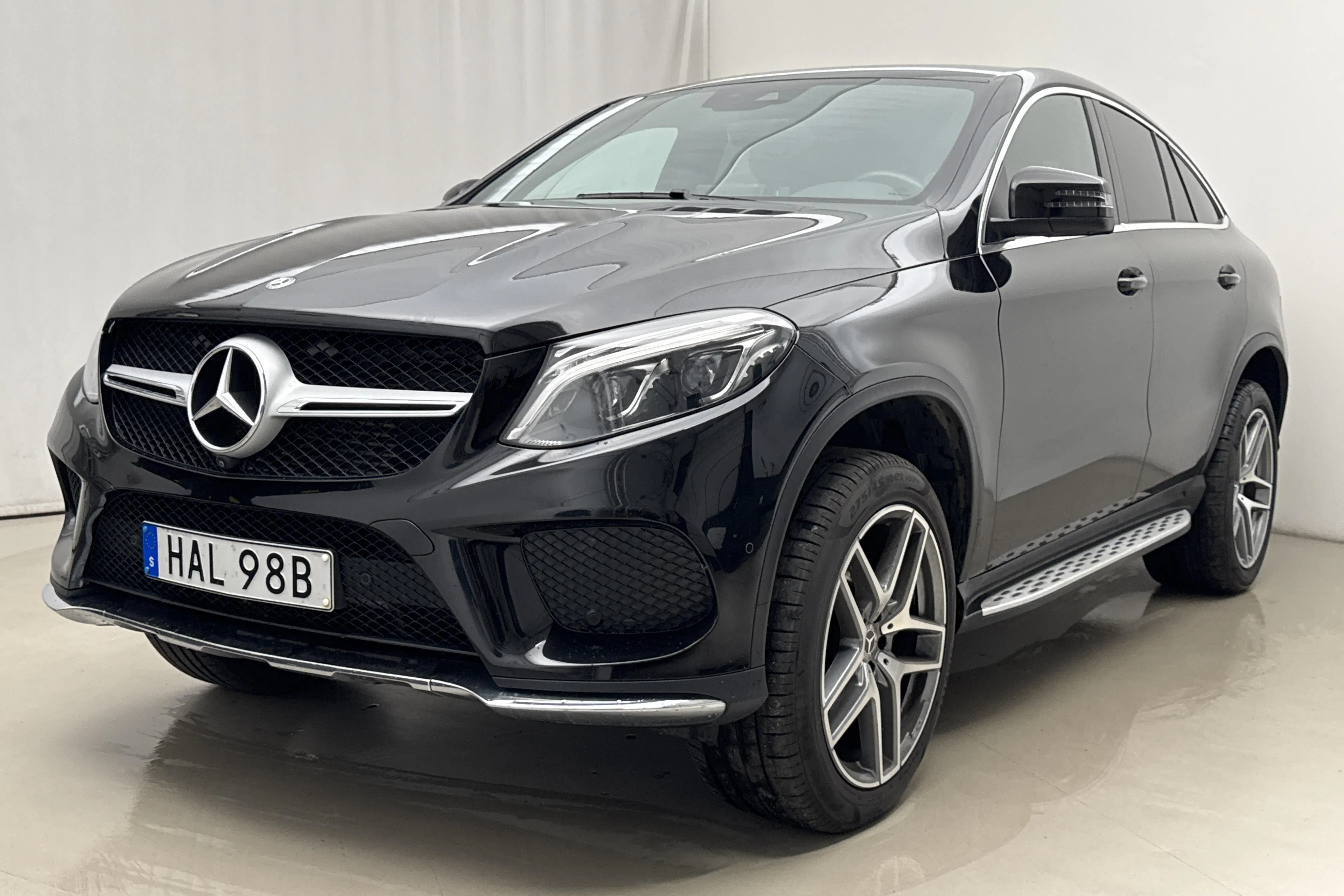Presentationsfoto 1 av 24: Mercedes GLE 350 d 4MATIC Coupé C292 (258hk) - 5 025 mil - Automat - svart - 2019