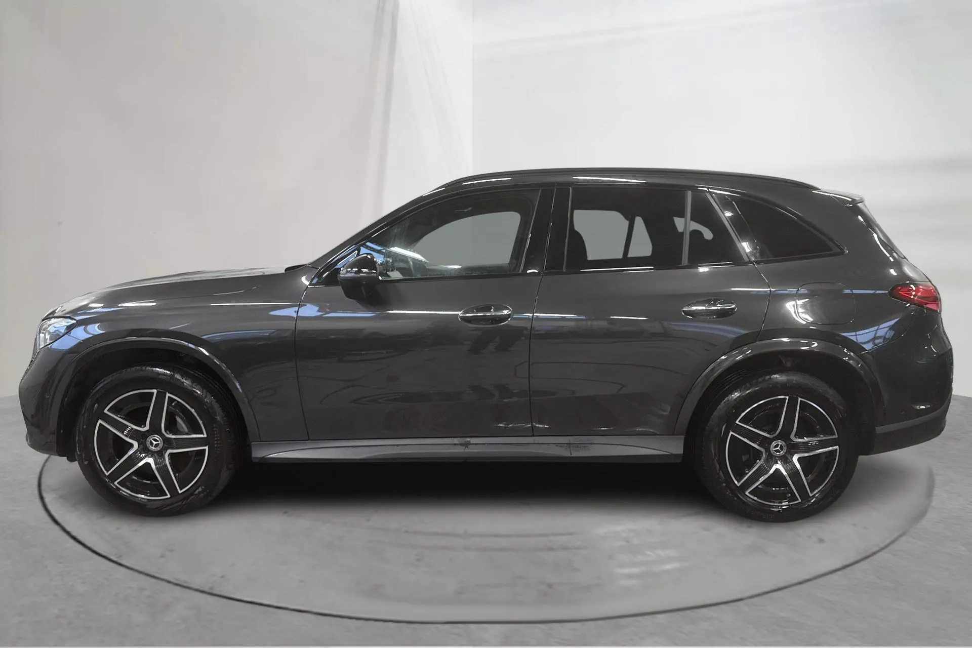 Presentation photo 2 of 17: Mercedes GLC 300 de 4MATIC X254 (333hk) - 45 750 km - Automatic - gray - 2024