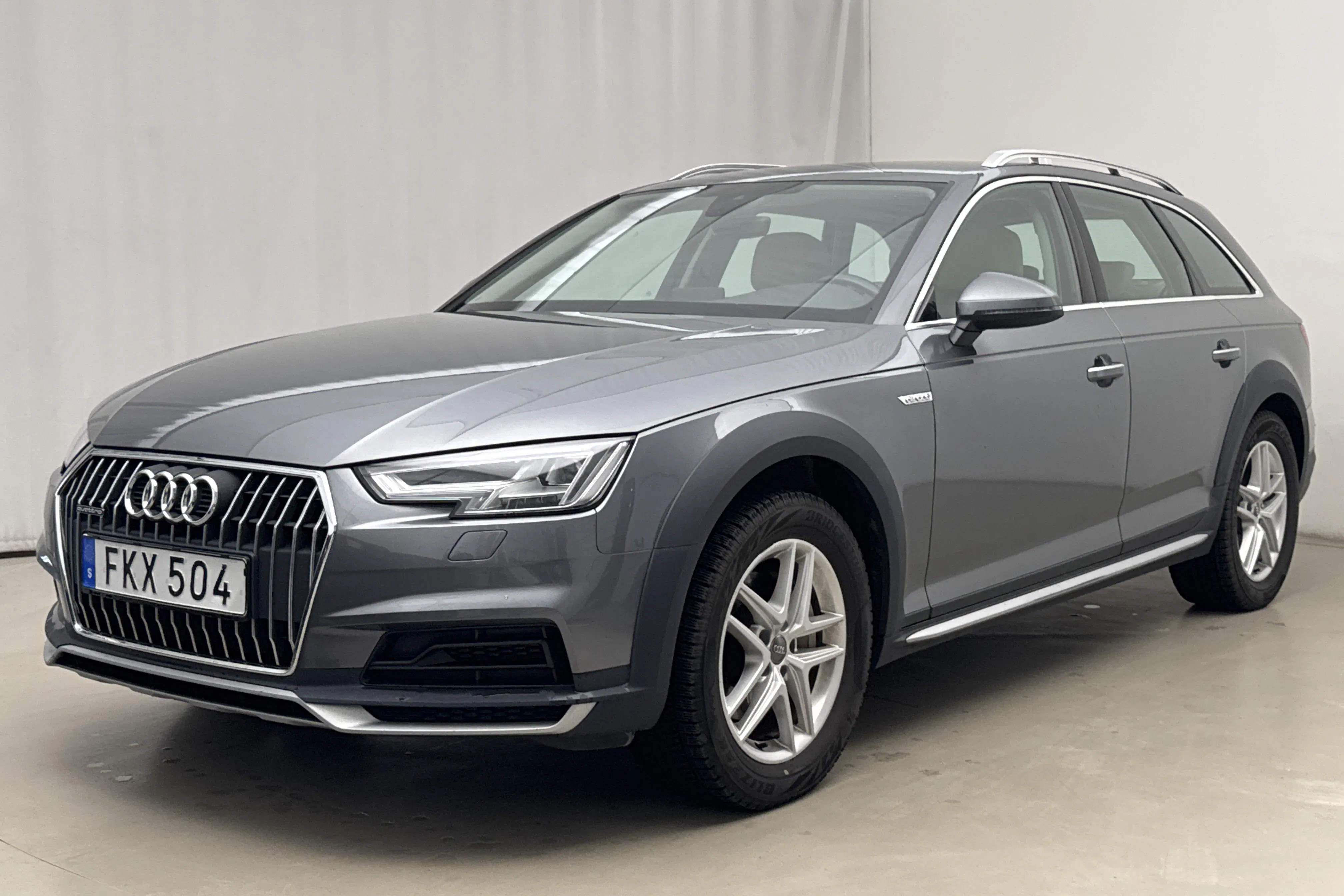 Presentationsfoto 1 av 15: Audi A4 Allroad 2.0 TDI quattro (190hk) - 11 567 mil - Automat - grå - 2017