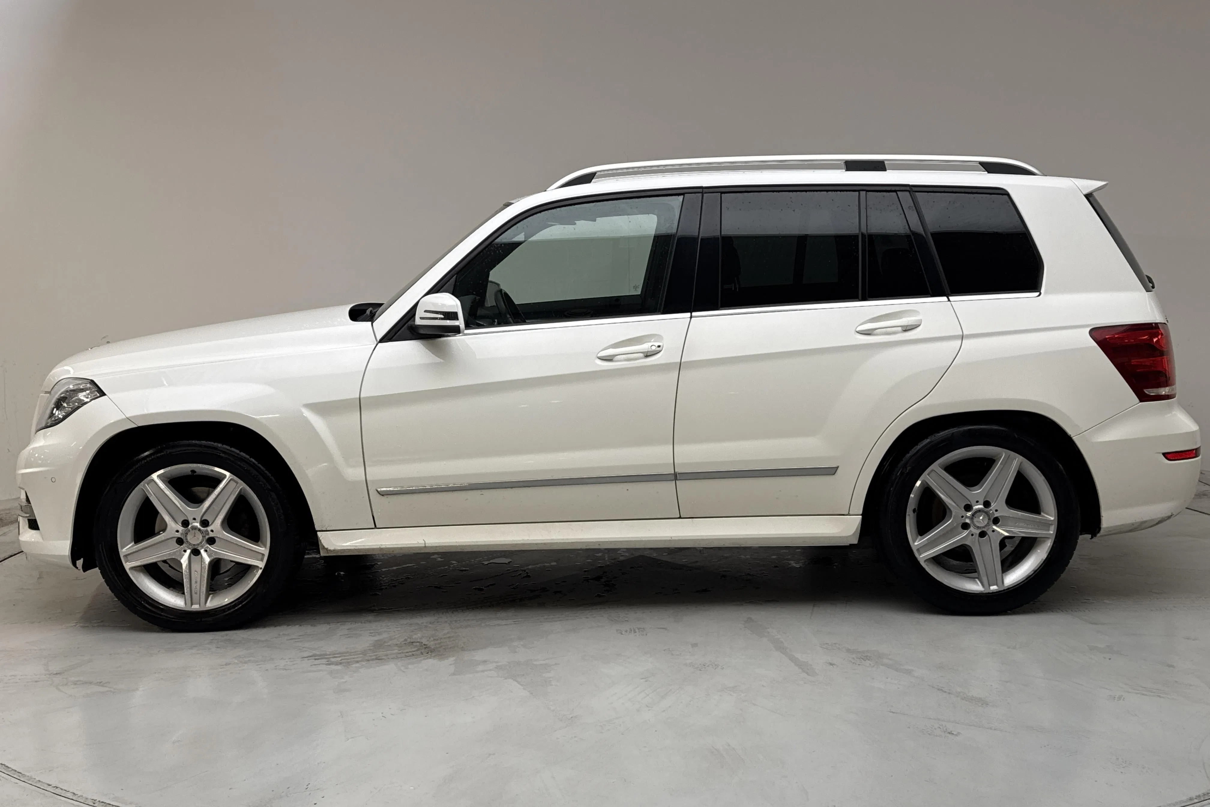 Presentation photo 2 of 13: Mercedes GLK 220 CDI 4MATIC X204 (170hk) - 220 490 km - Automatic - white - 2014
