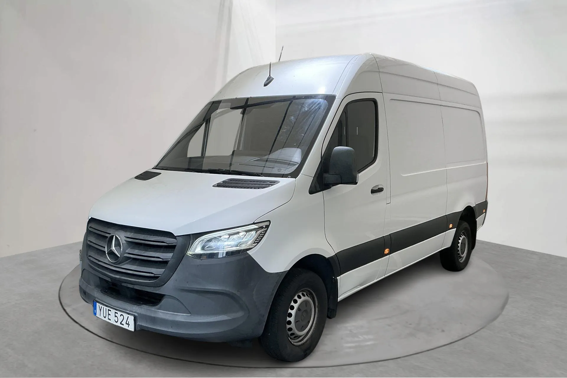 Presentationsfoto 1 av 15: Mercedes Sprinter 316 CDI Skåp RWD (163hk) - 18 904 mil - Manuell - vit - 2019