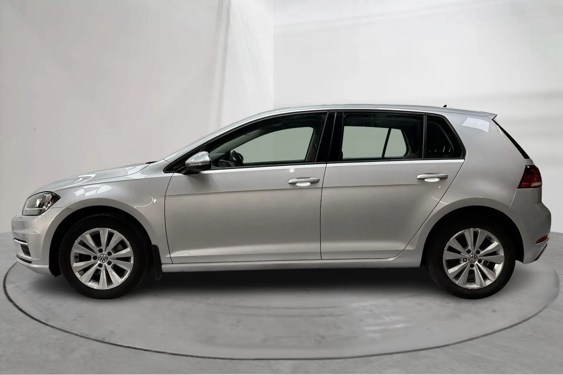 Presentation photo 2 of 15: VW Golf VII 1.0 TSI 5dr (115hk) - 112 620 km - Manual - silver - 2019