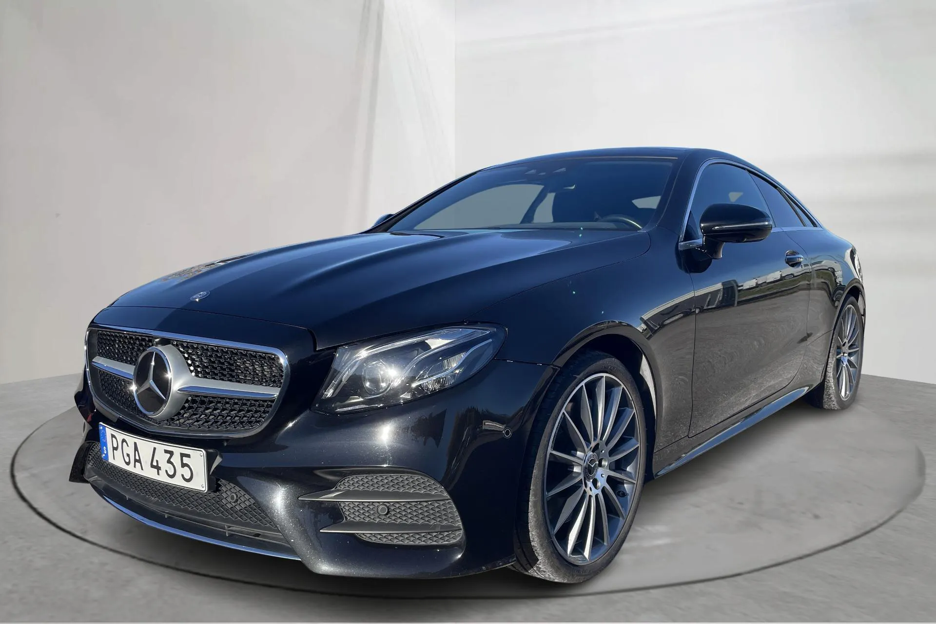 Presentationsfoto 1 av 22: Mercedes E 300 Coupé C238 (245hk) - 4 419 mil - Automat - svart - 2017