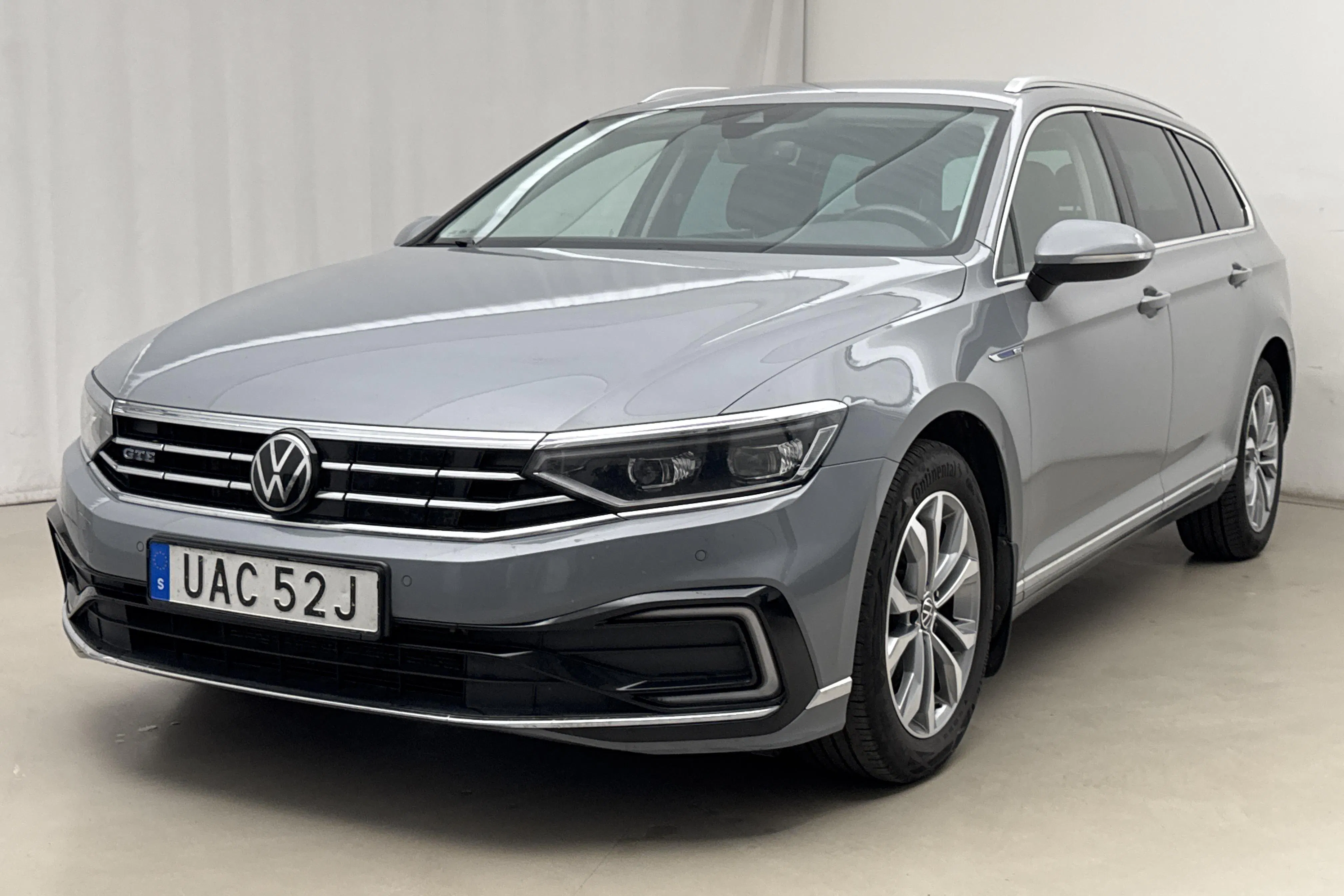 Presentationsfoto 1 av 22: VW Passat 1.4 GTE Sportscombi (218hk) - 11 725 mil - Automat - grå - 2023