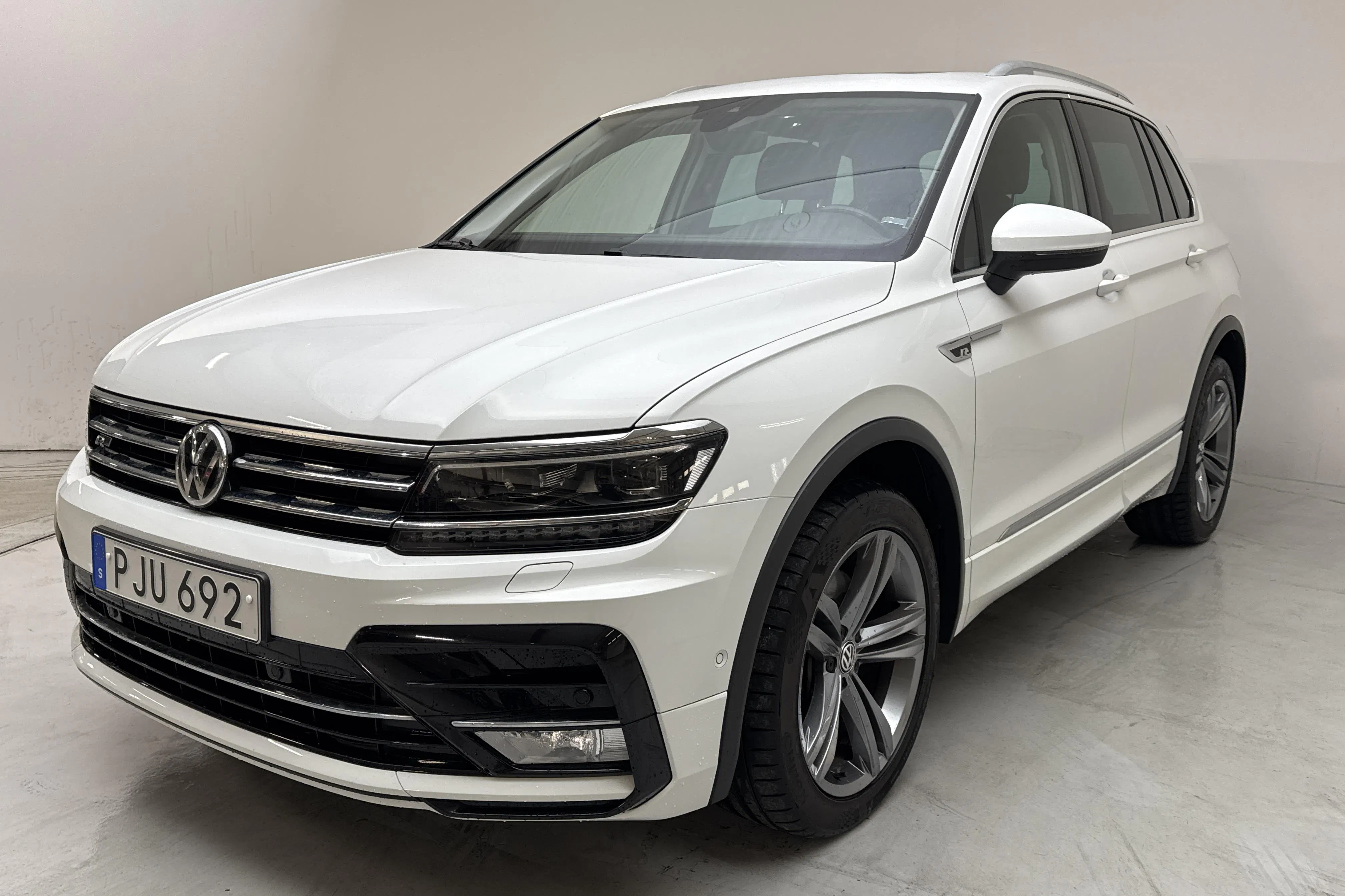 Presentation photo 1 of 15: VW Tiguan 2.0 TSI 4MOTION (180hk) - 95 470 km - Automatic - white - 2017