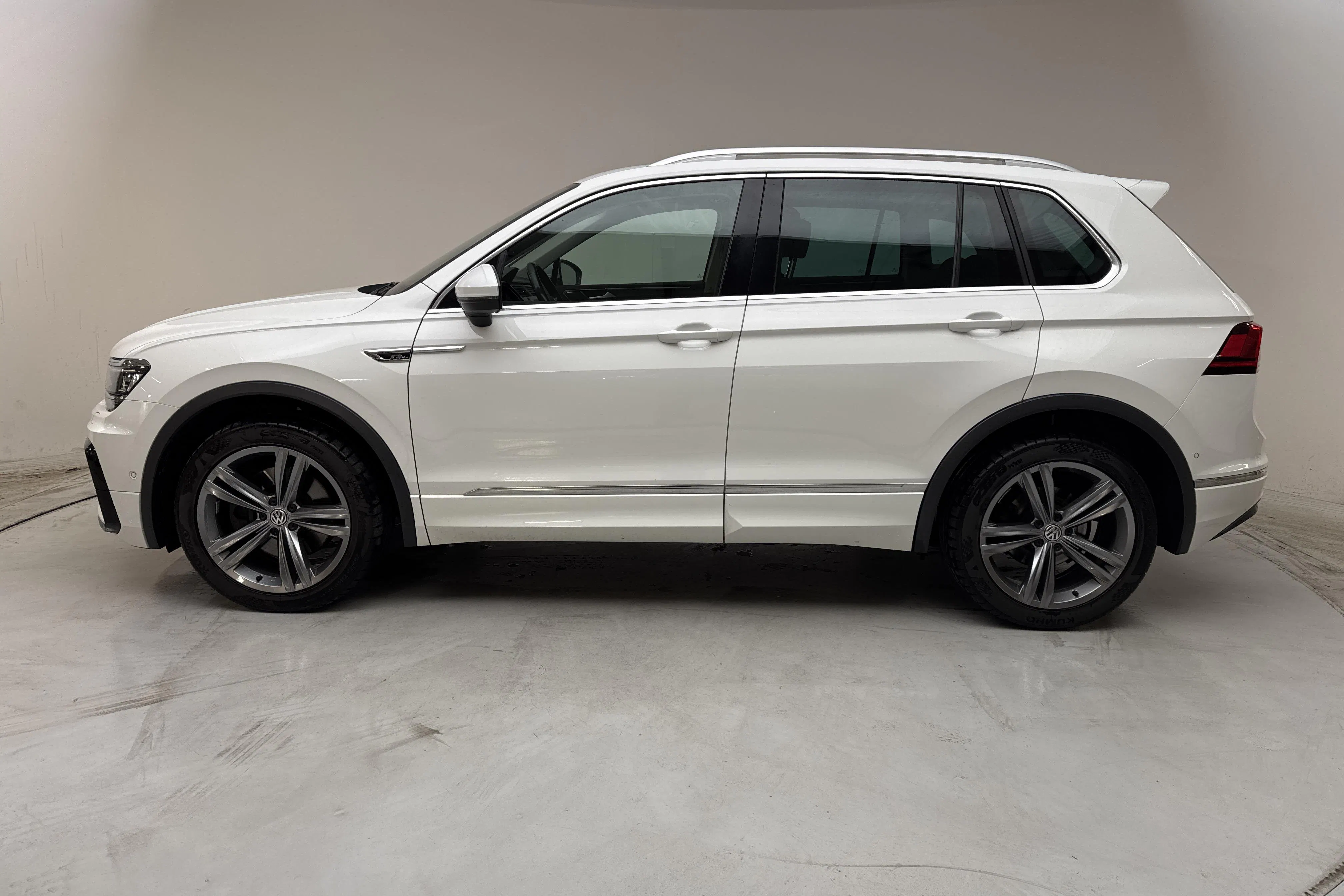Presentation photo 2 of 15: VW Tiguan 2.0 TSI 4MOTION (180hk) - 95 470 km - Automatic - white - 2017