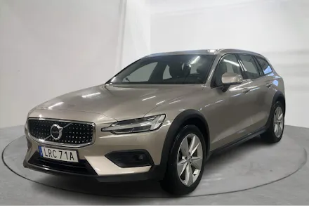 Volvo V60 Cross Country 2024 — авто из Европы под ключ