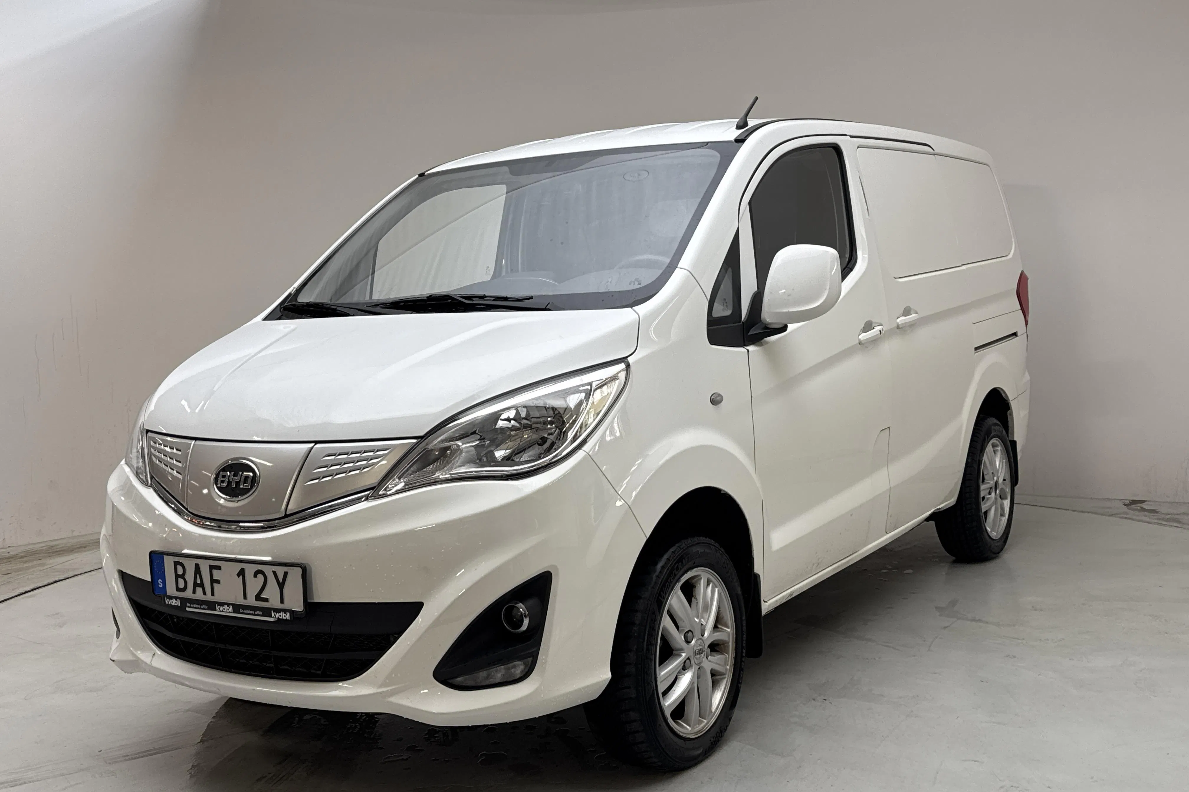 Presentation photo 1 of 14: BYD eTP3 45kWh (100hk) - 26 400 km - Automatic - white - 2023