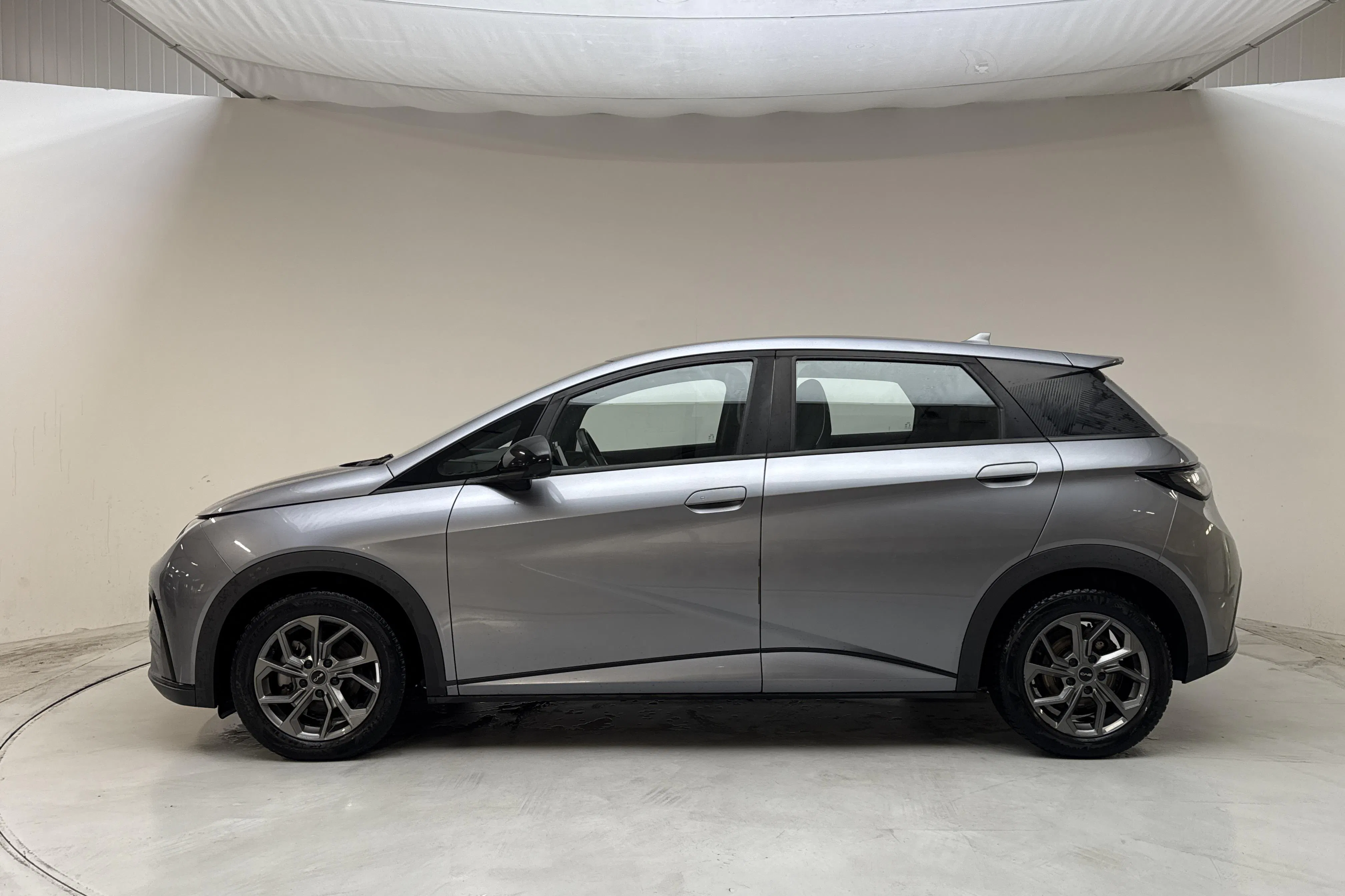 Presentationsfoto 2 av 14: BYD Dolphin 60kWh (204hk) - 11 586 mil - Automat - grå - 2023