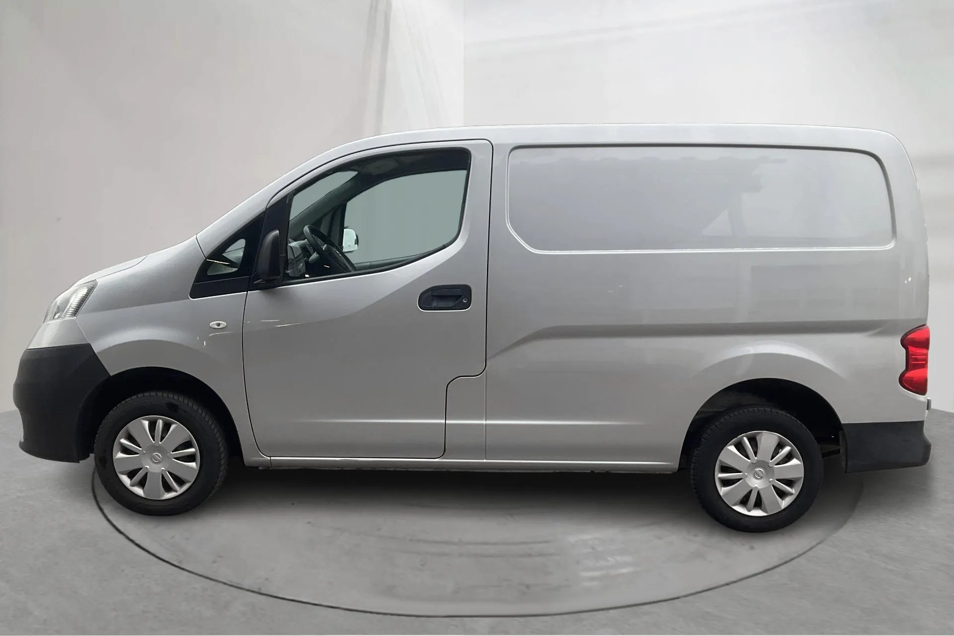 Presentation photo 2 of 13: Nissan NV200 1.5 dCi Skåp (90hk) - 130 140 km - Manual - silver - 2013
