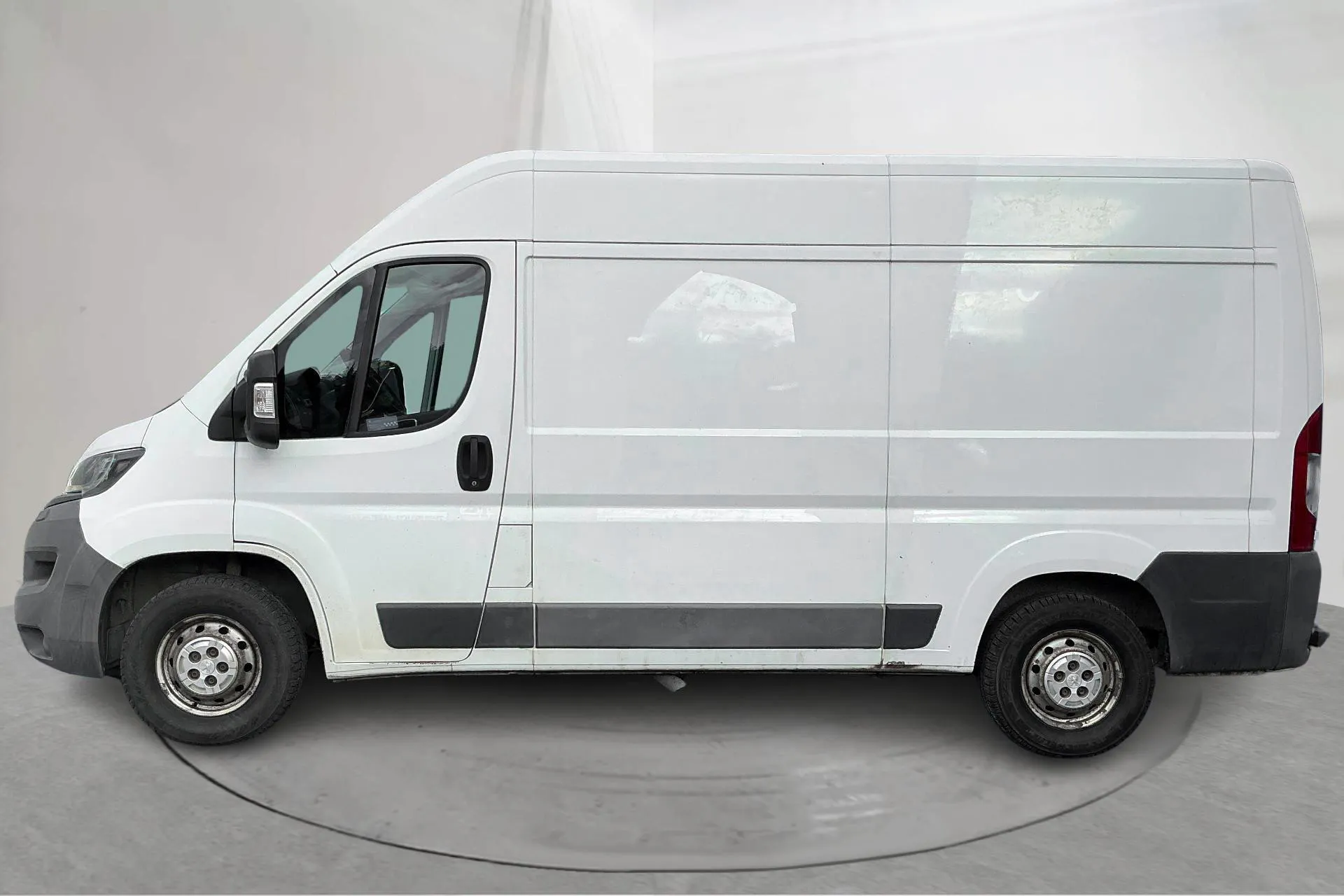 Presentationsfoto 2 av 20: Peugeot Boxer 2.2 HDI Skåp (130hk) - 20 778 mil - Manuell - vit - 2016