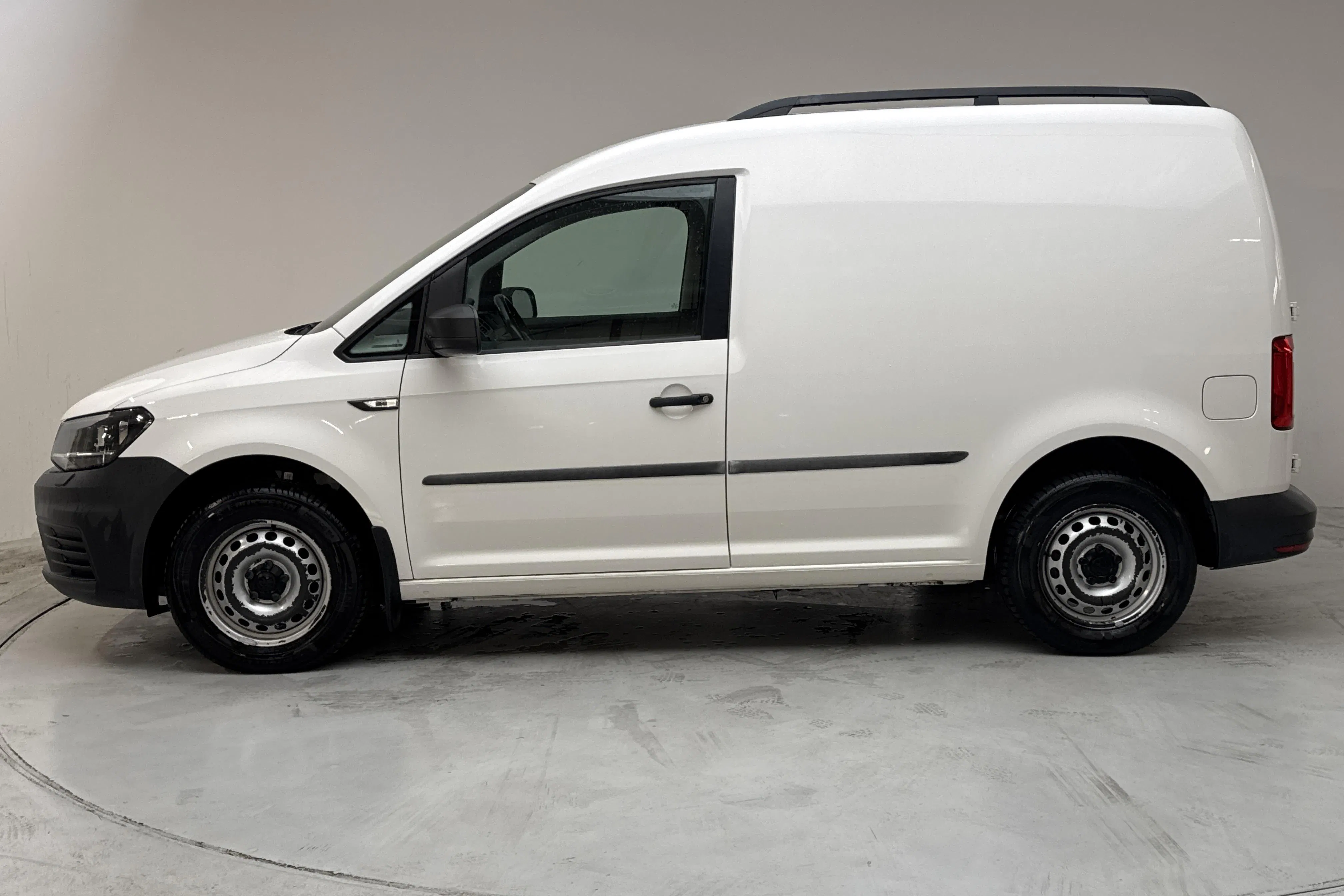 Presentation photo 2 of 12: VW Caddy 2.0 TDI Skåp (102hk) - 104 400 km - Automatic - white - 2020