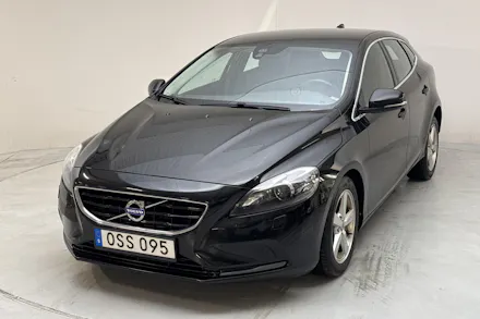 Volvo V40 2015 — авто из Европы под ключ