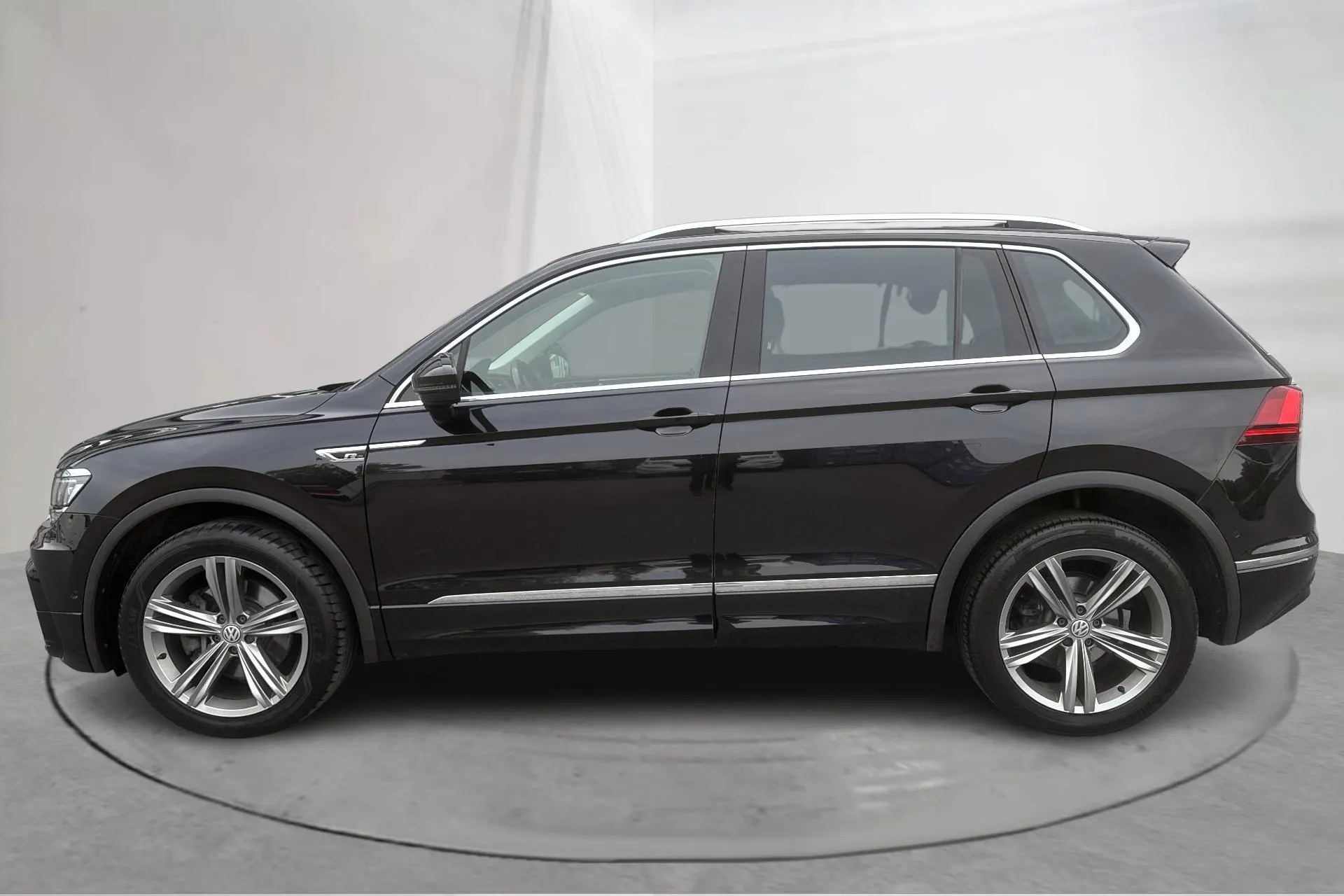 Presentation photo 2 of 18: VW Tiguan 2.0 TDI 4MOTION (190hk) - 134 730 km - Automatic - black - 2018