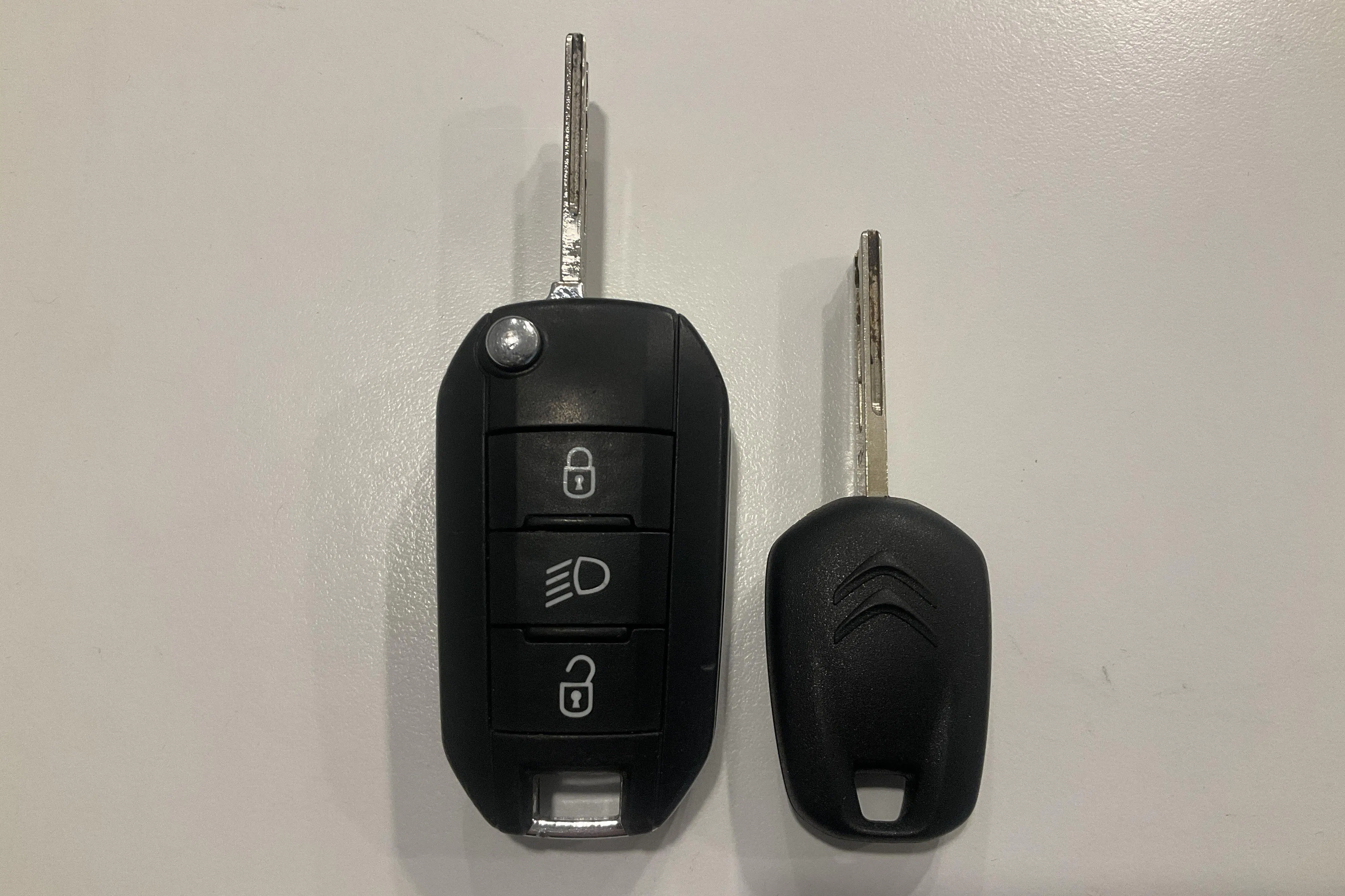 Presentationsfoto 15 av 15: Citroën C4 1.2 PureTech (130hk) - 8 371 mil - Manuell - vit - 2021