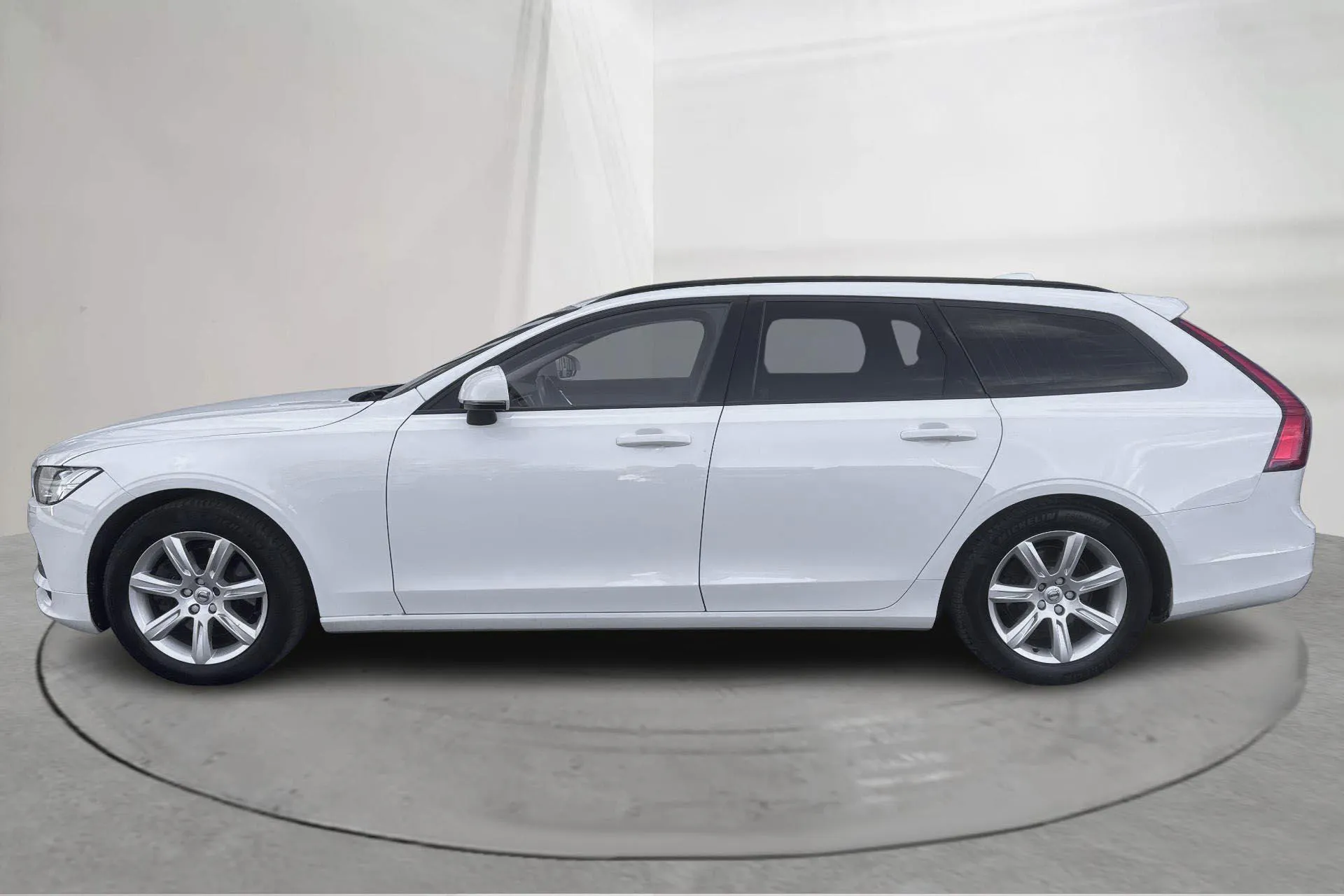 Presentation photo 2 of 14: Volvo V90 D3 AWD (150hk) - 218 660 km - Automatic - white - 2017