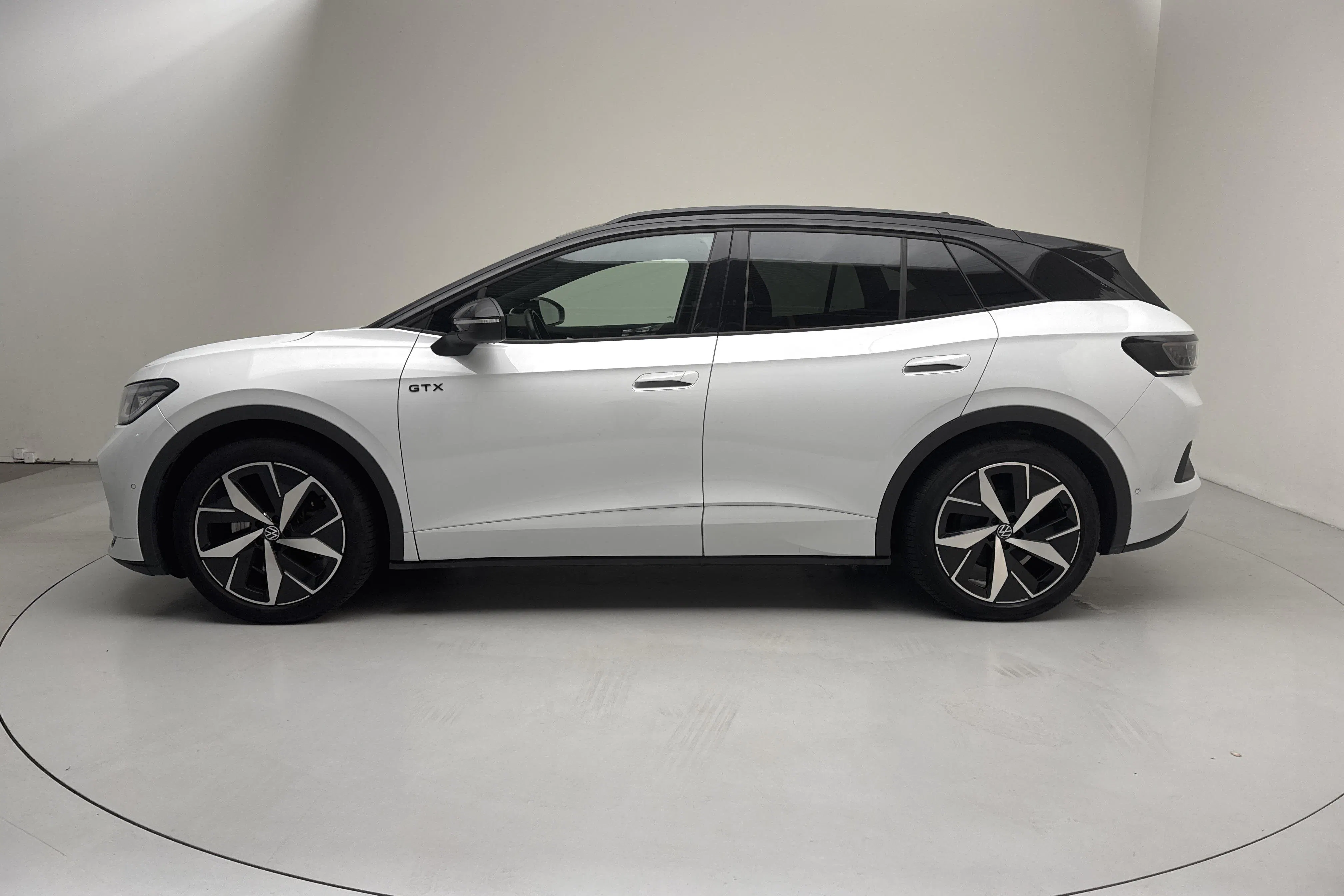 Presentation photo 2 of 19: VW ID.4 GTX 77kWh AWD (299hk) - 108 380 km - Automatic - white - 2023