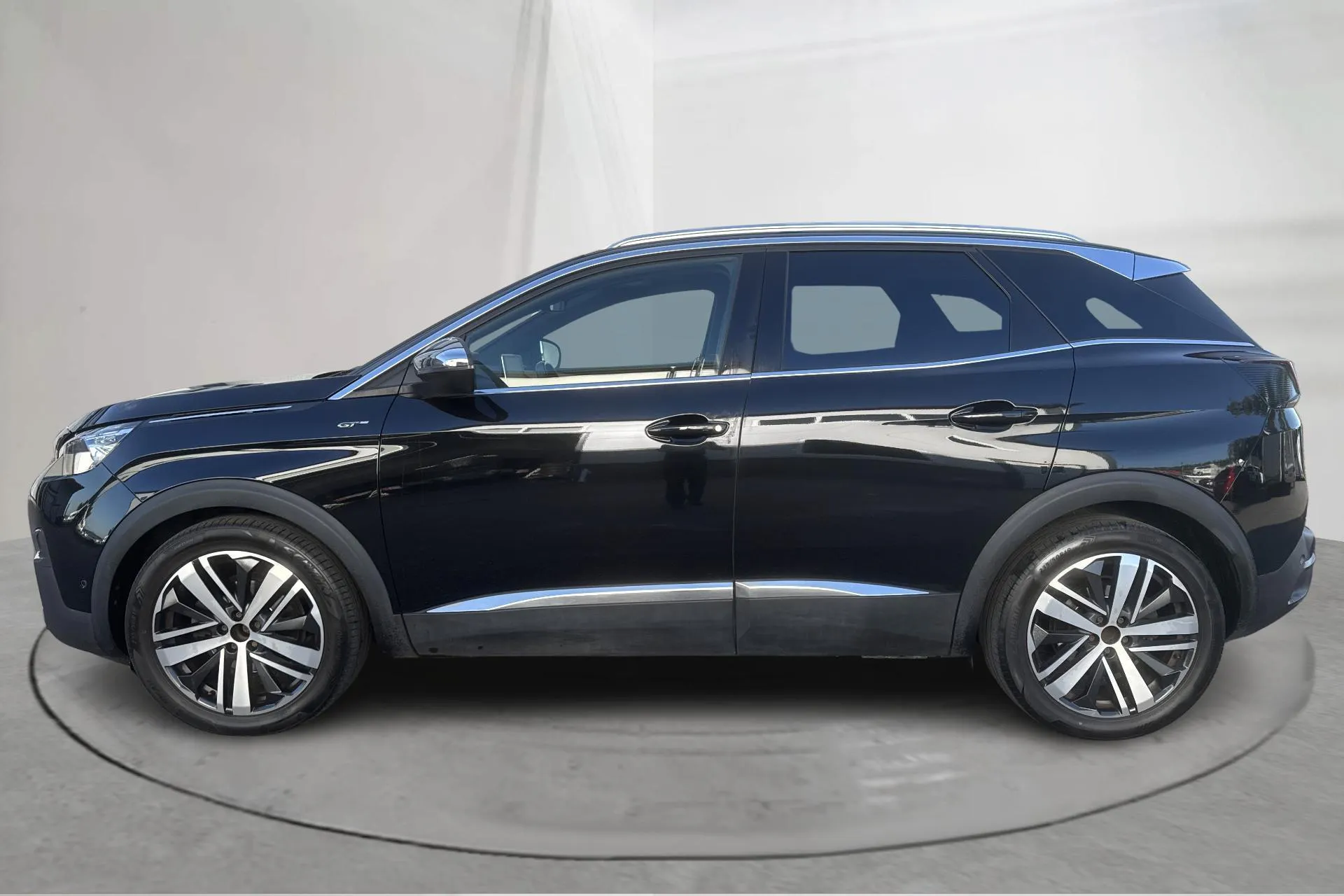 Presentationsfoto 2 av 20: Peugeot 3008 2.0 BlueHDi (180hk) - 12 647 mil - Automat - svart - 2018