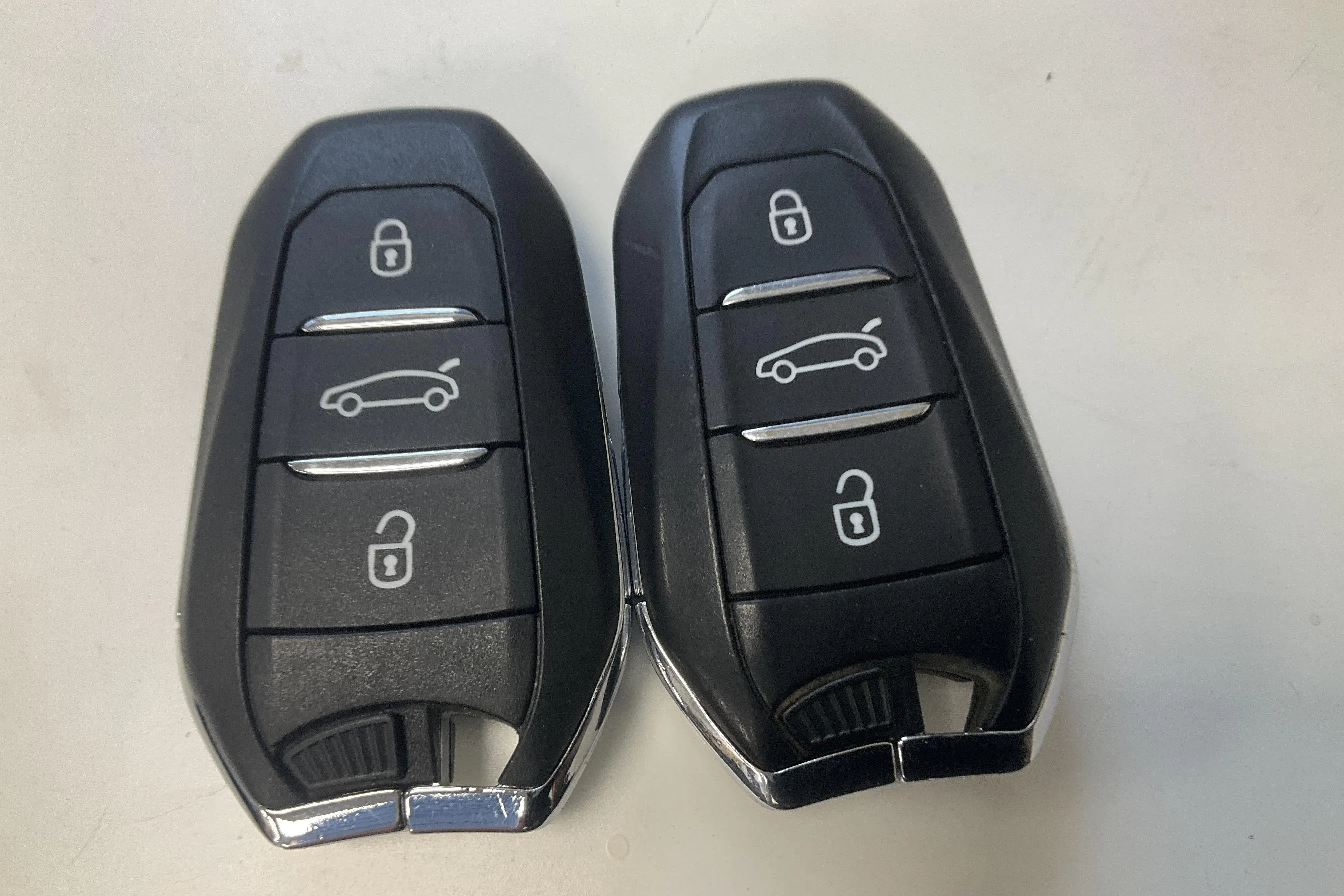 Presentationsfoto 20 av 20: Peugeot 3008 2.0 BlueHDi (180hk) - 12 647 mil - Automat - svart - 2018