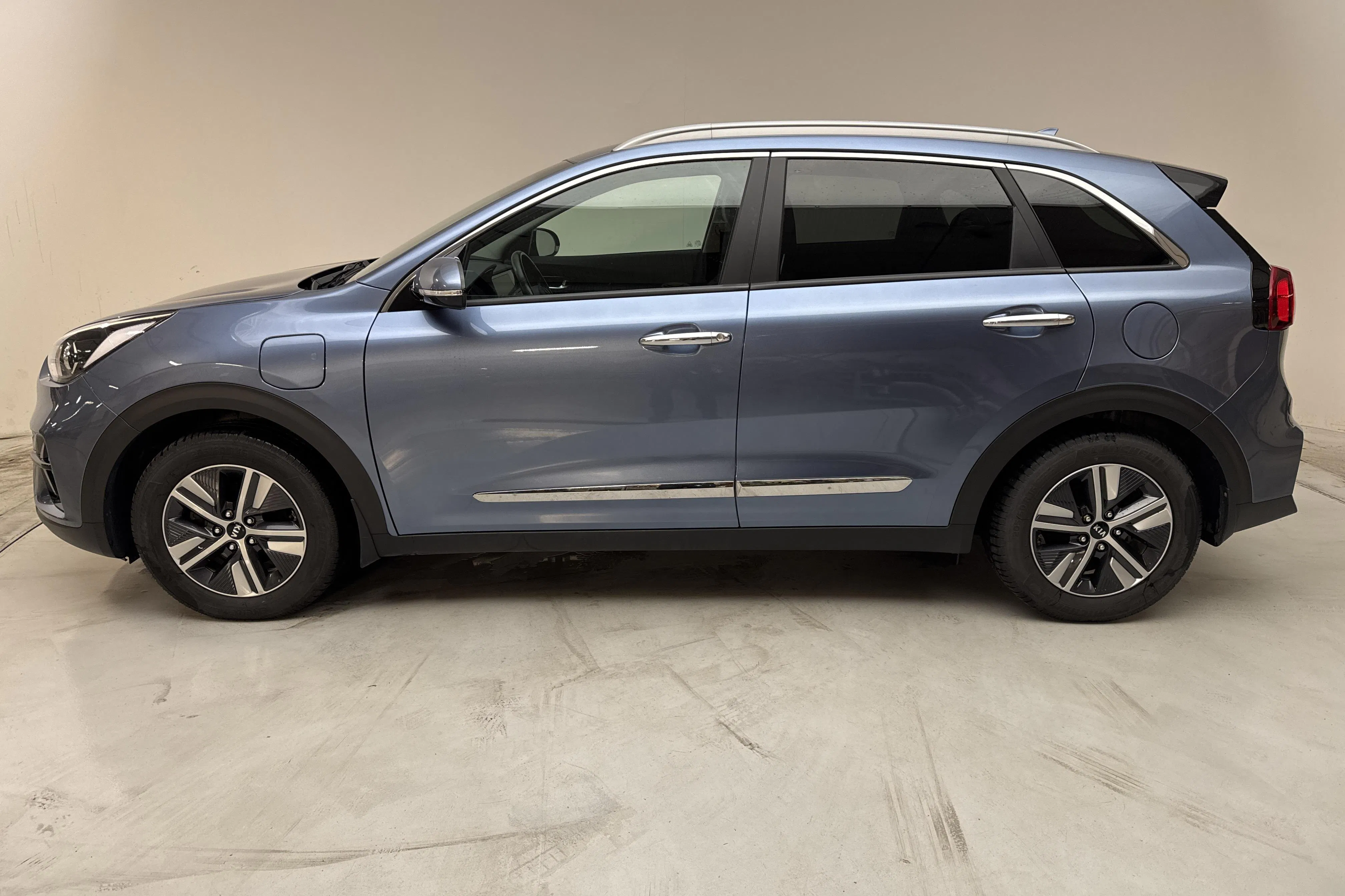 Presentationsfoto 2 av 16: KIA Niro Plug-in Hybrid 1.6 (141hk) - 6 255 mil - Automat - blå - 2021