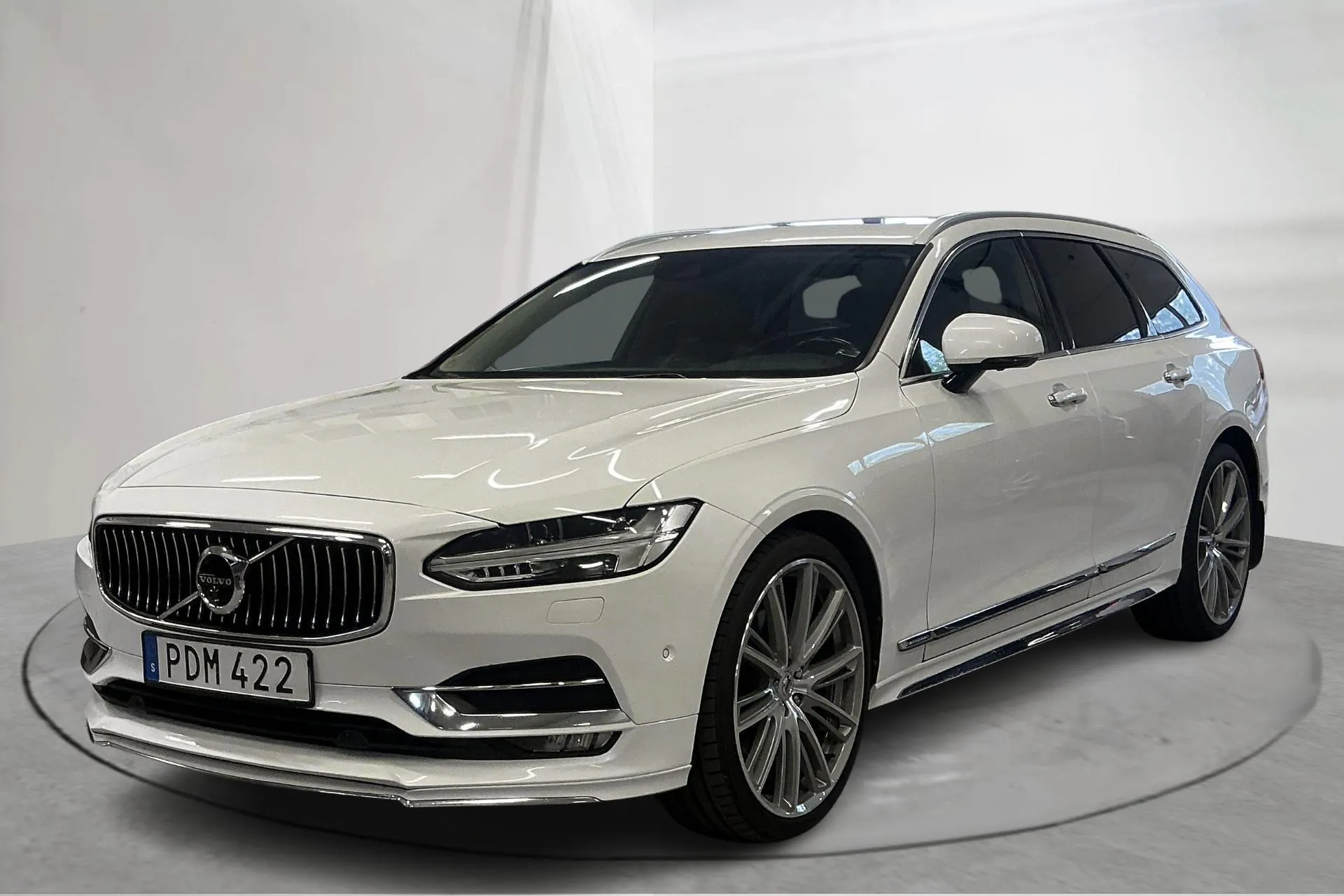 Presentationsfoto 1 av 20: Volvo V90 D4 (190hk) - 17 249 mil - Automat - vit - 2019