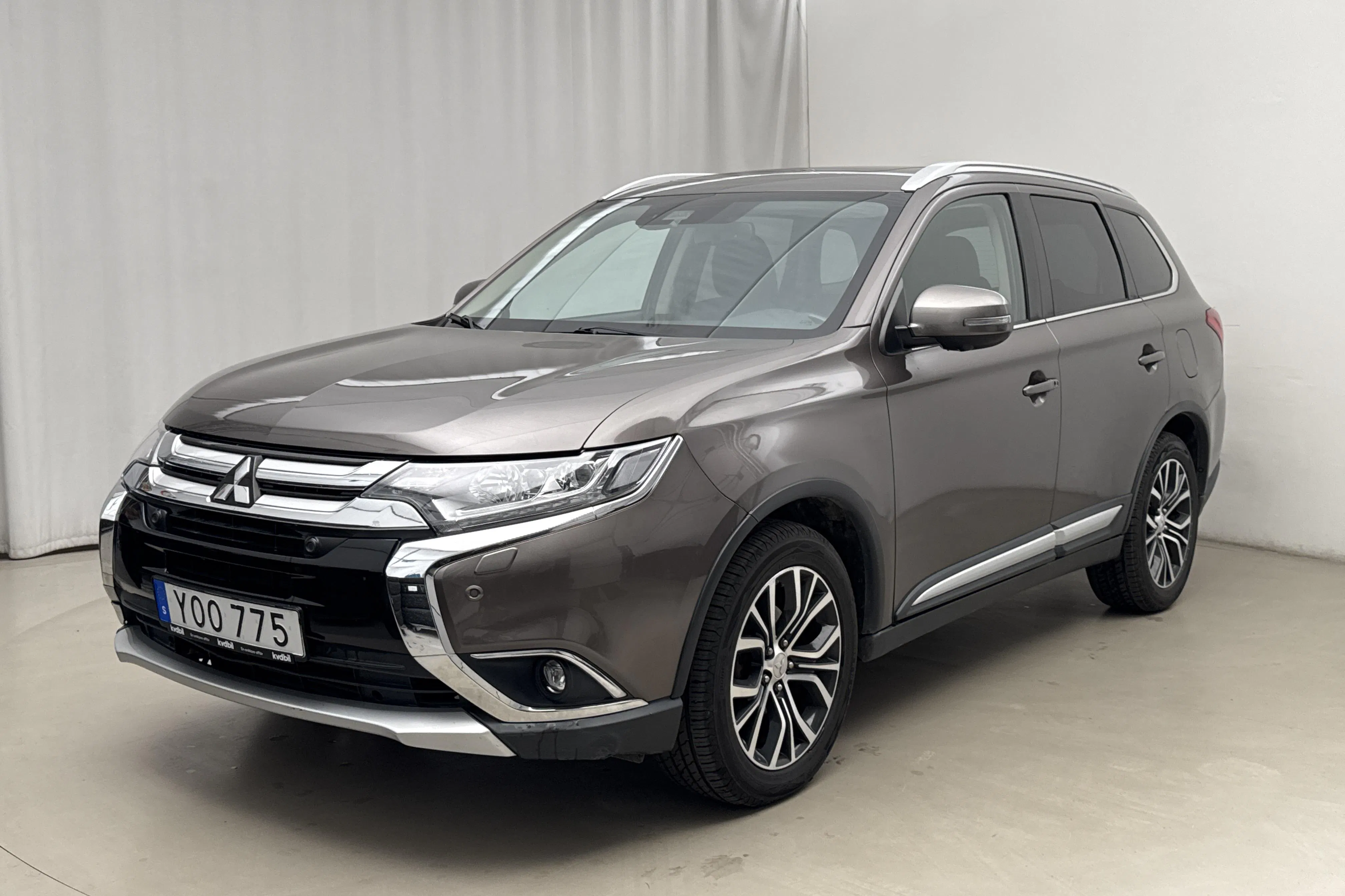 Presentation photo 1 of 20: Mitsubishi Outlander 2.2 Di-D 4WD (150hk) - 102 420 km - Automatic - brown - 2017