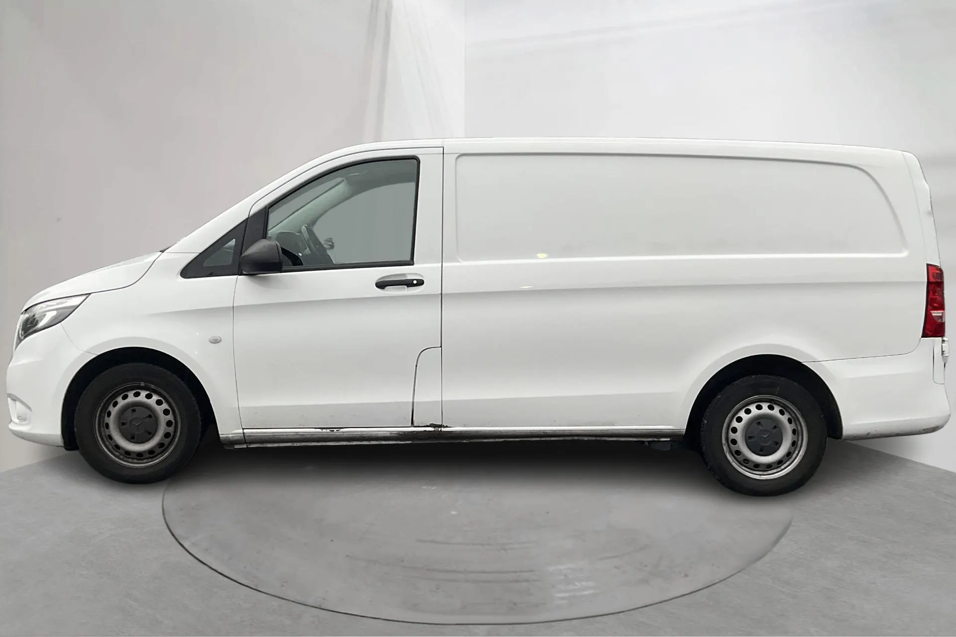 Presentation photo 2 of 22: Mercedes Vito 116 CDI W640 (163hk) - 136 250 km - Automatic - white - 2022