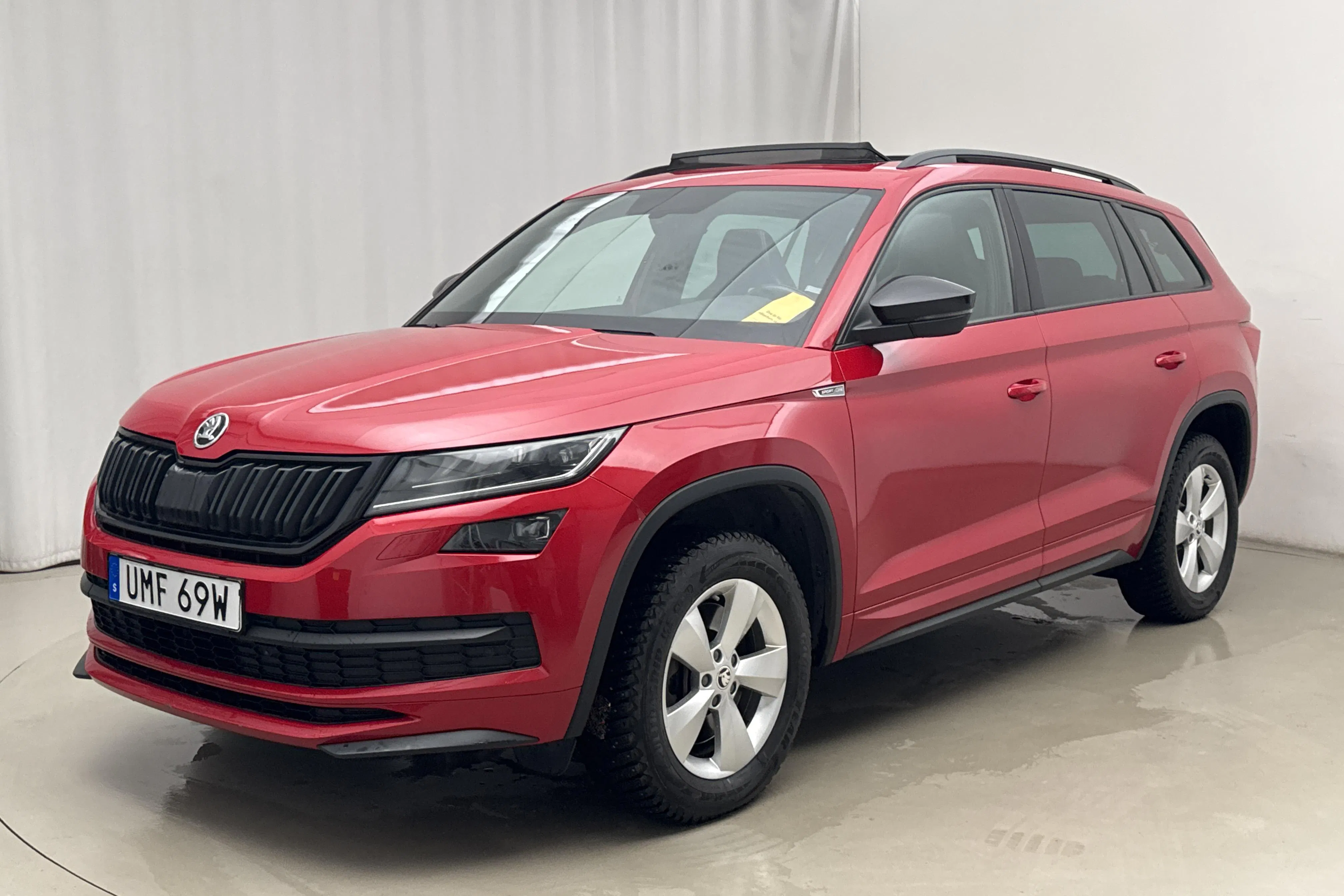 Presentationsfoto 1 av 20: Skoda Kodiaq 2.0 TSI 4X4 (190hk) - 13 079 mil - Automat - röd - 2021