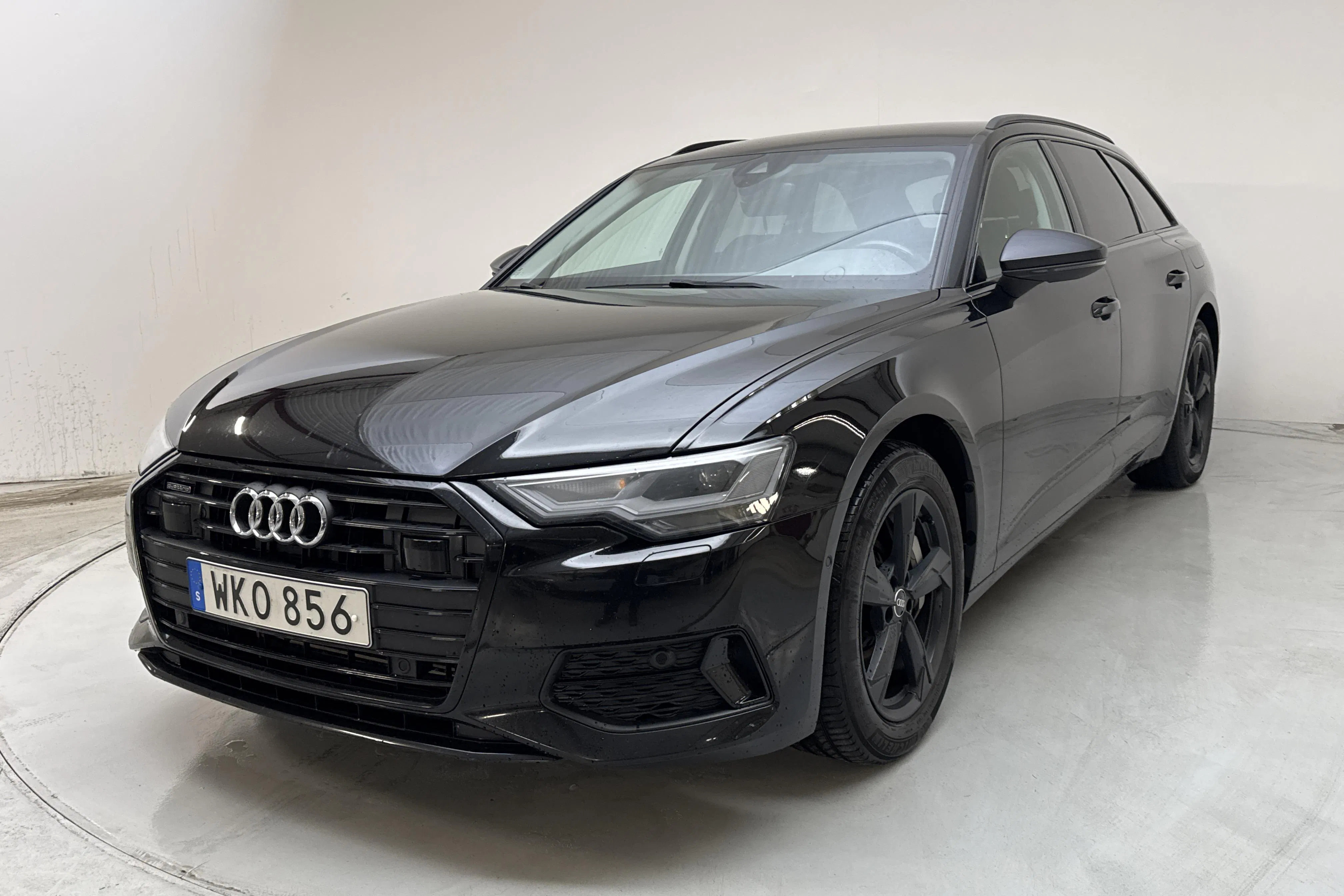 Presentationsfoto 1 av 15: Audi A6 Avant 50 TFSI e quattro (299hk) - 14 082 mil - Automat - svart - 2023