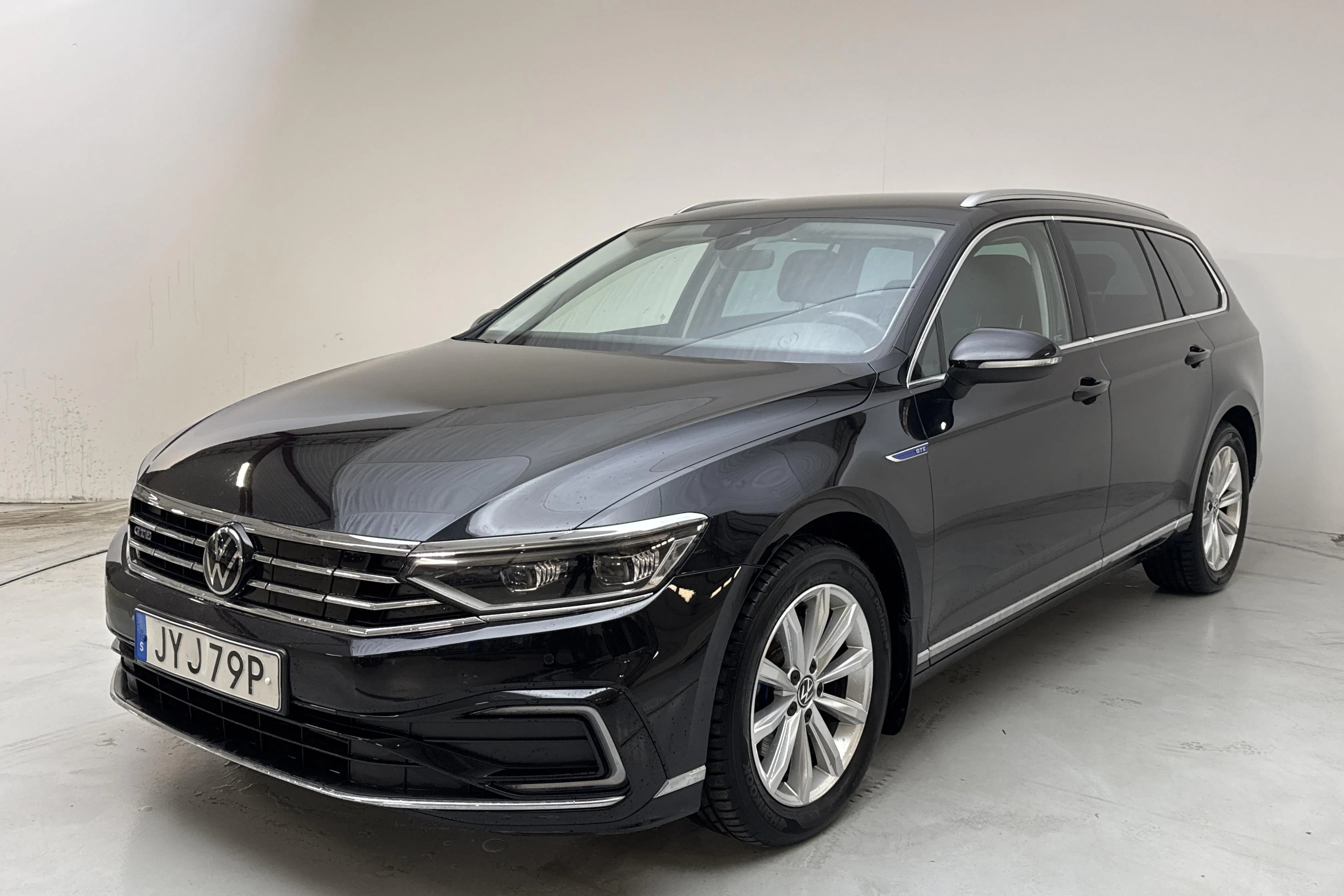 Presentation photo 1 of 17: VW Passat 1.4 GTE Sportscombi (218hk) - 53 460 km - Automatic - black - 2023