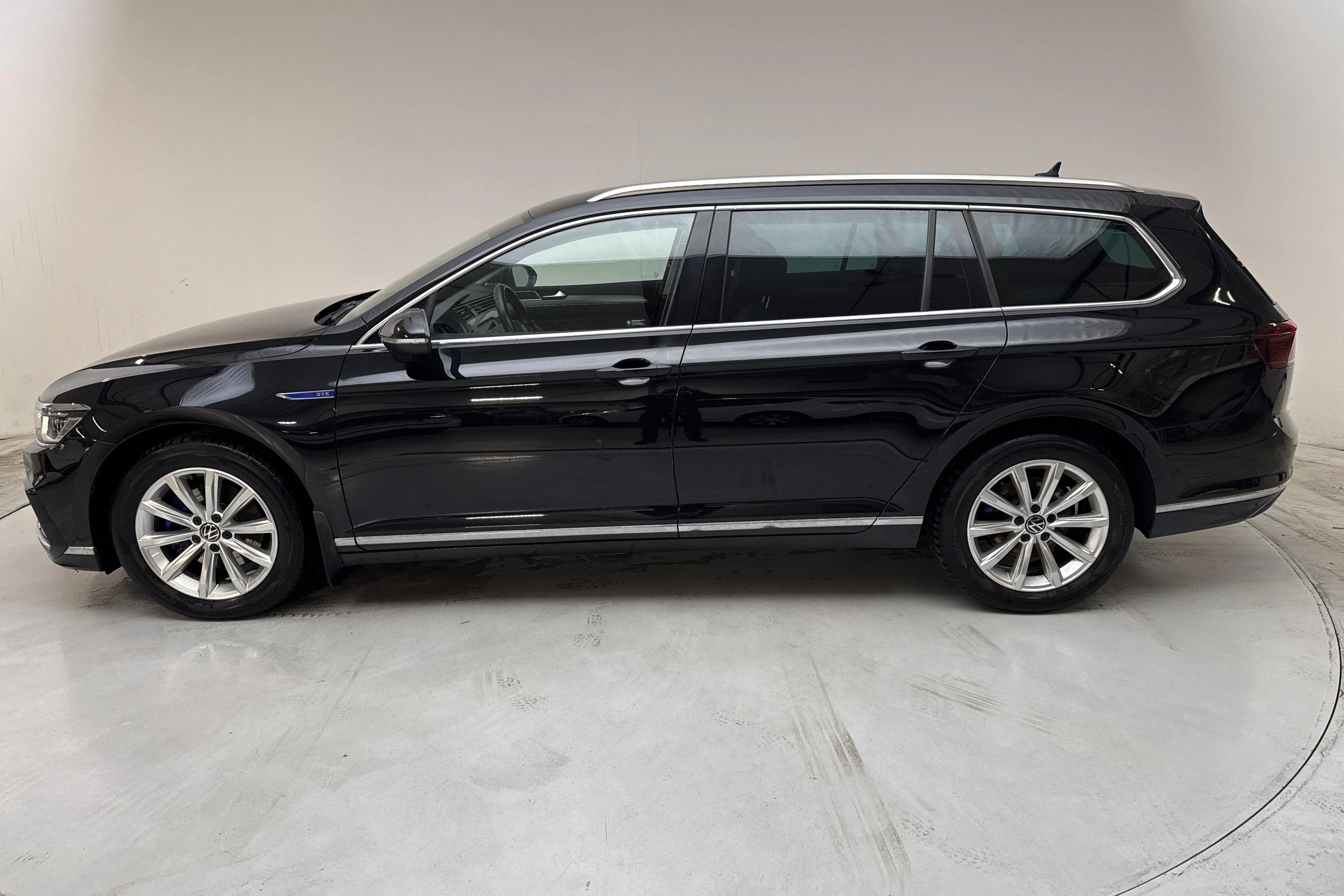 Presentation photo 2 of 17: VW Passat 1.4 GTE Sportscombi (218hk) - 53 460 km - Automatic - black - 2023