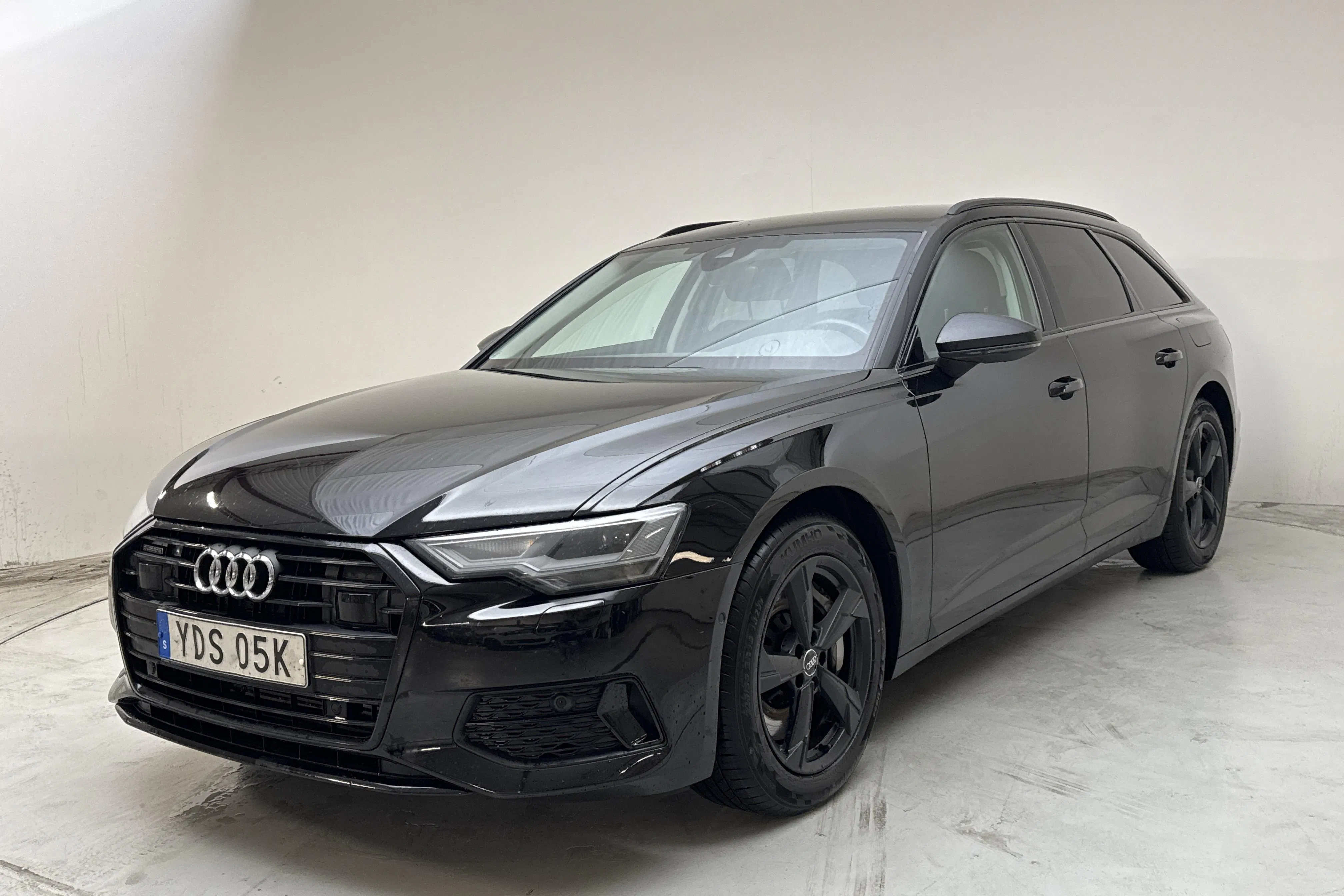 Presentationsfoto 1 av 15: Audi A6 Avant 50 TFSI e quattro (299hk) - 12 752 mil - Automat - svart - 2023