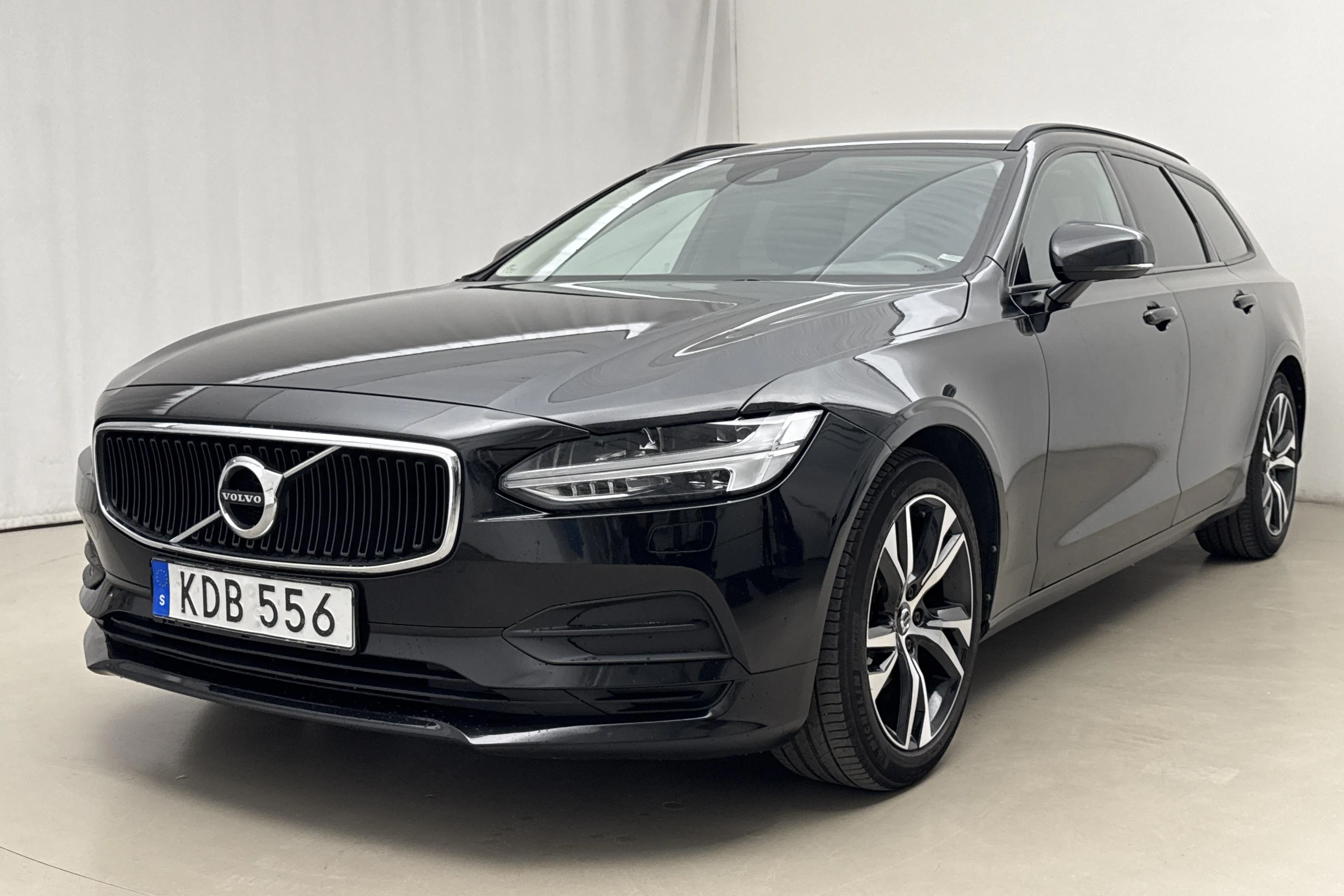 Presentation photo 1 of 17: Volvo V90 D3 AWD (150hk) - 203 610 km - Automatic - black - 2018