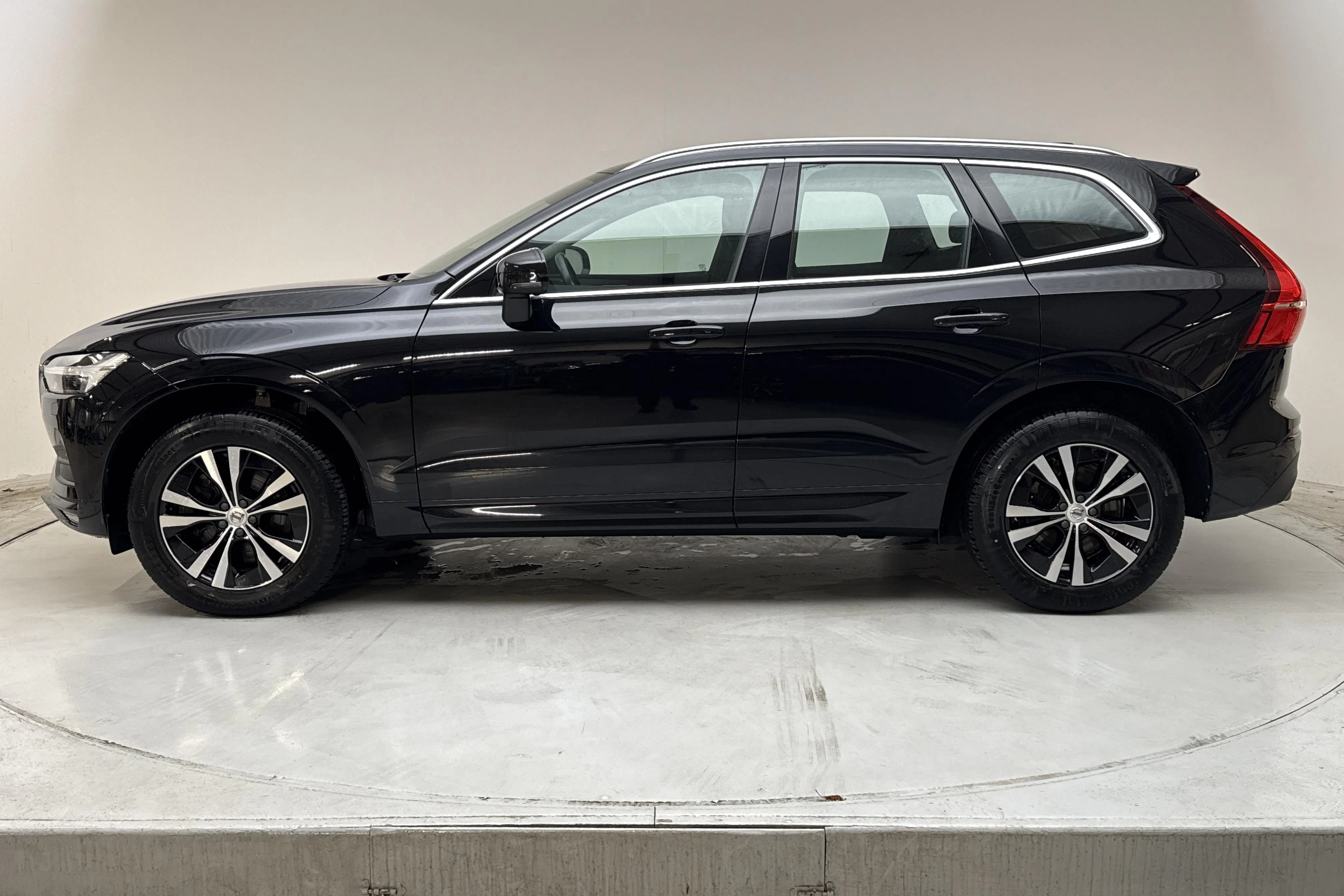 Presentation photo 2 of 16: Volvo XC60 B4 AWD Mildhybrid, Diesel (197hk) - 75 990 km - Automatic - black - 2021