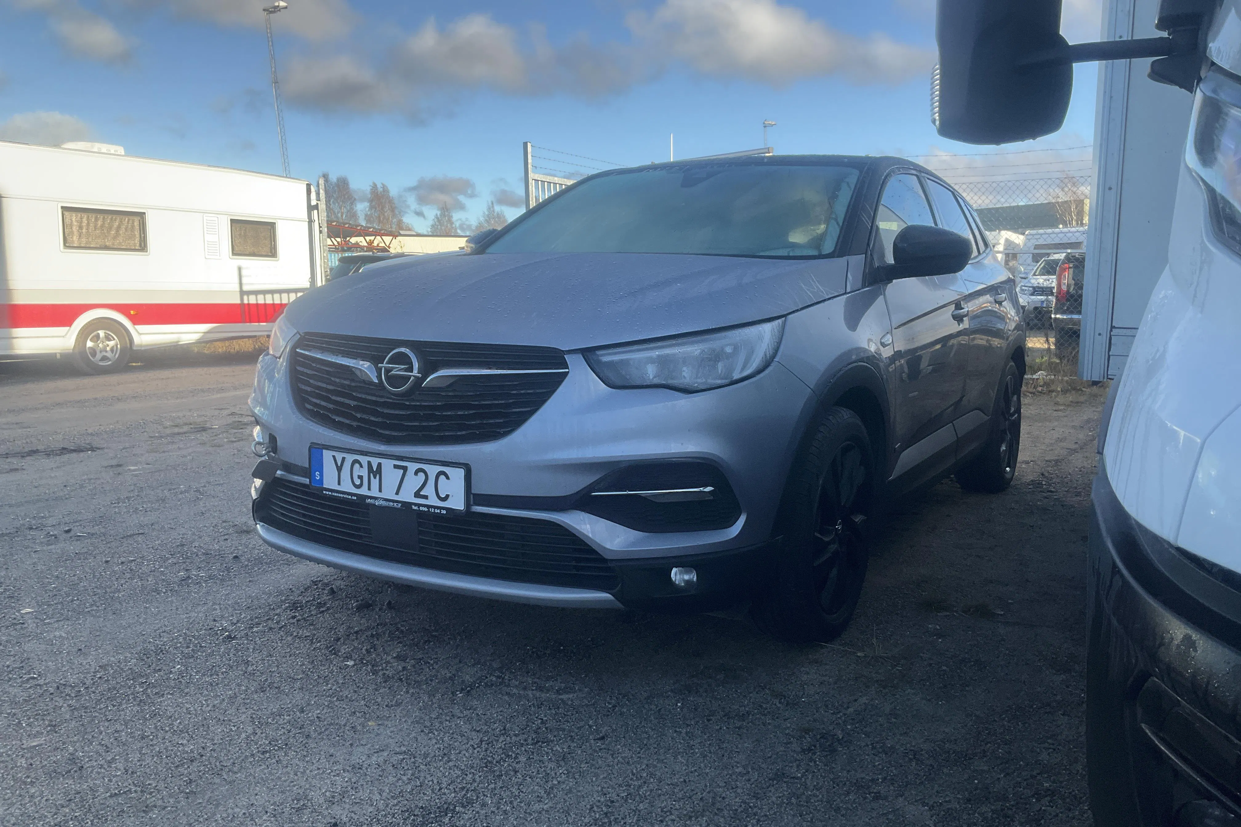 Presentationsfoto 1 av 18: Opel Grandland X 1.6 AWD PHEV (300hk) - 17 415 mil - Automat - grå - 2021