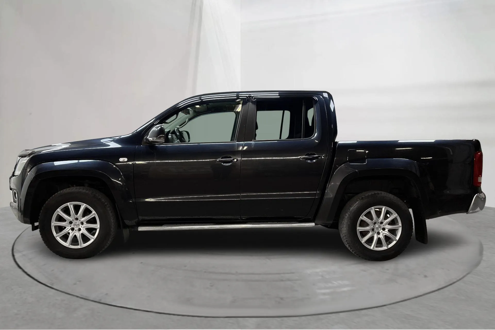 Presentation photo 2 of 13: VW Amarok 2.0 TDI 4motion (180hk) - 284 430 km - Automatic - dark blue - 2013