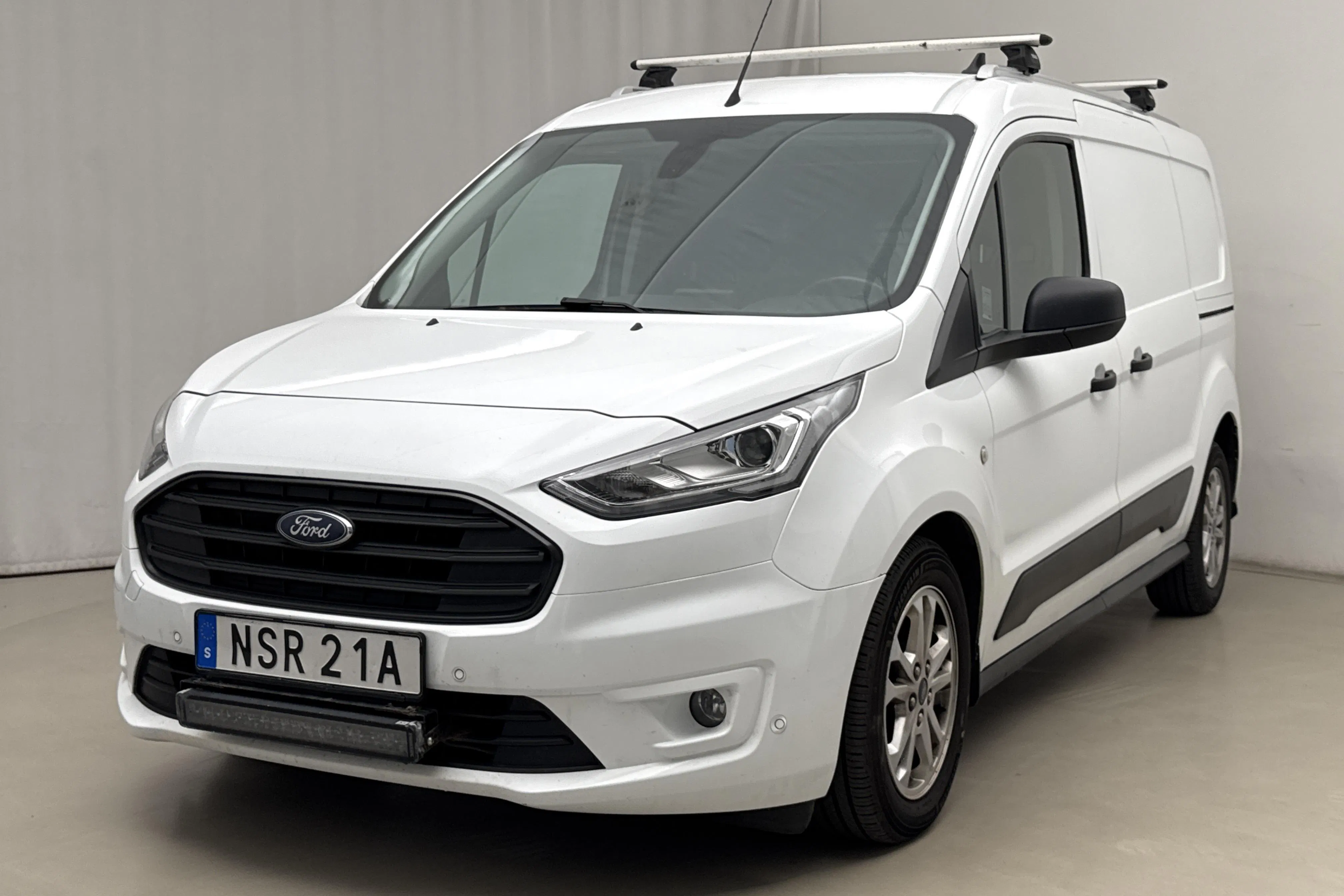Presentationsfoto 1 av 21: Ford Transit Connect 1.5 EcoBlue (100hk) - 11 363 mil - Automat - vit - 2022