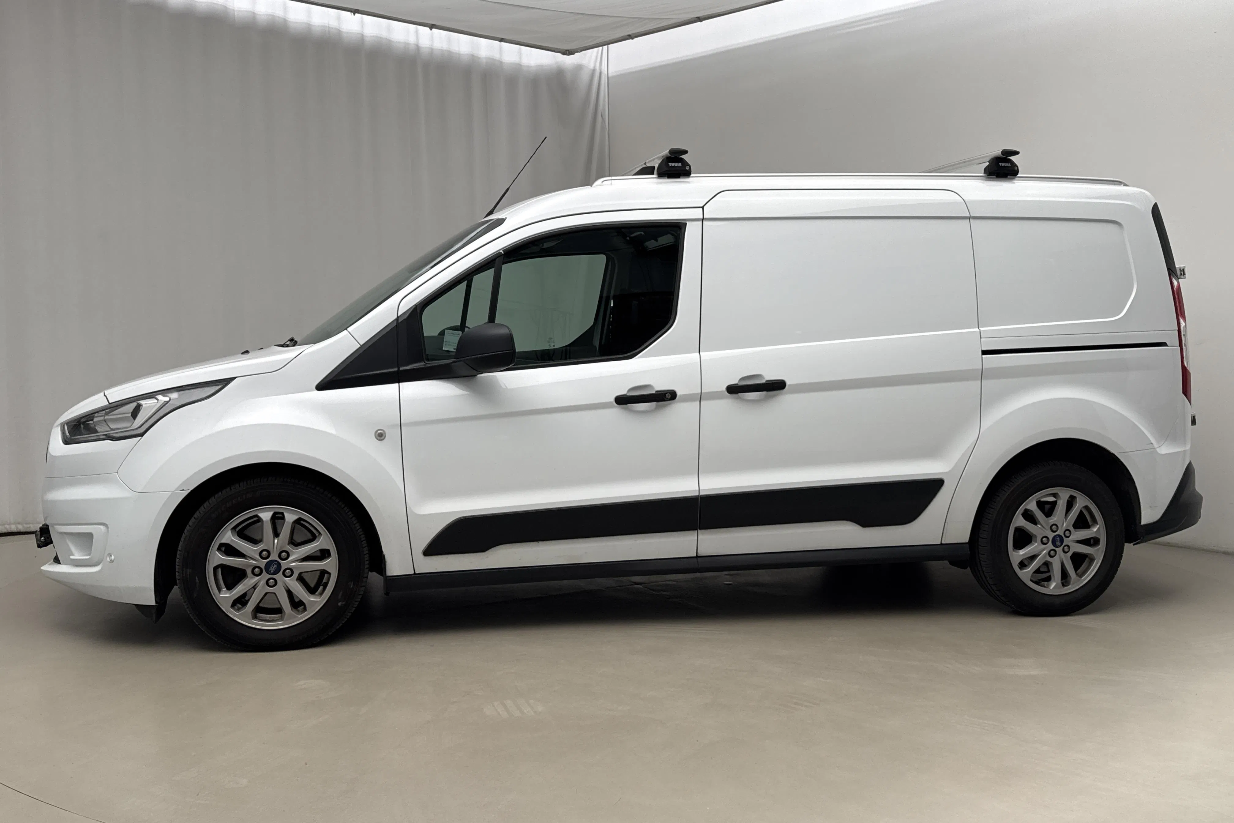 Presentationsfoto 2 av 21: Ford Transit Connect 1.5 EcoBlue (100hk) - 11 363 mil - Automat - vit - 2022