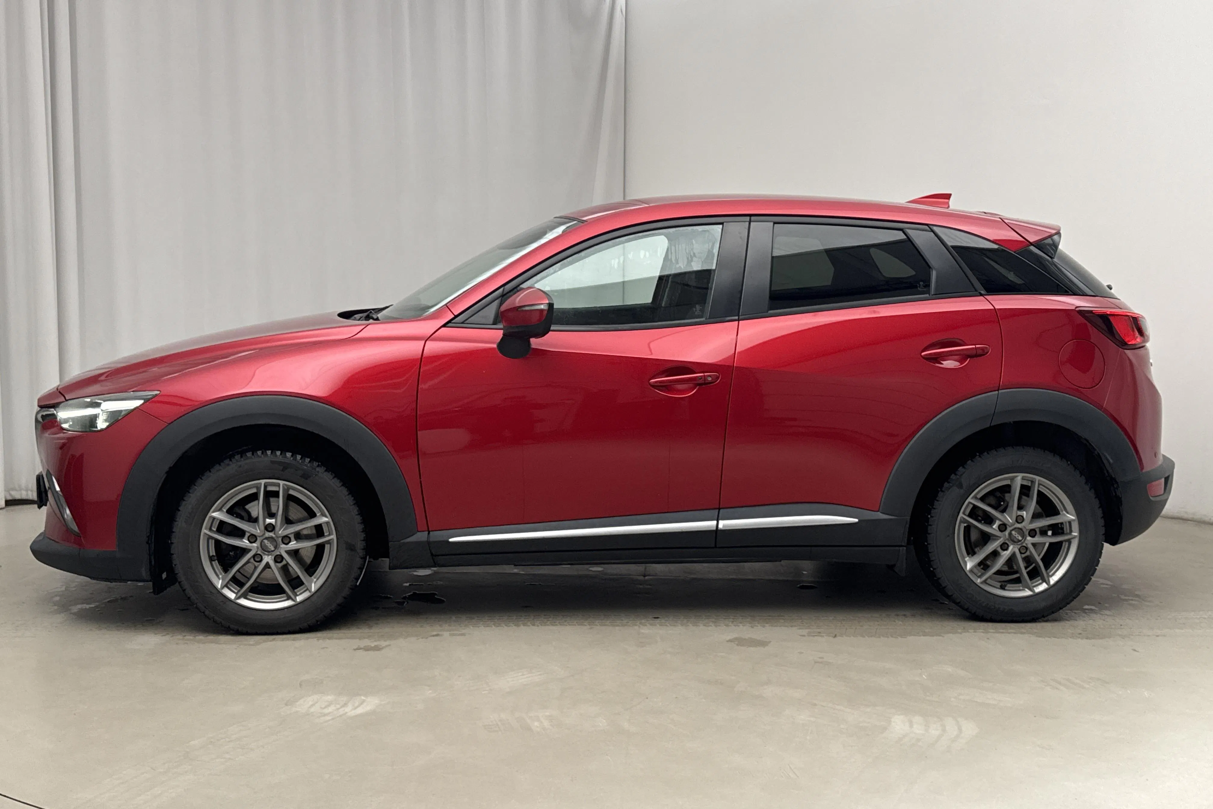 Presentationsfoto 2 av 16: Mazda CX-3 2.0 2WD (120hk) - 17 894 mil - Manuell - röd - 2017