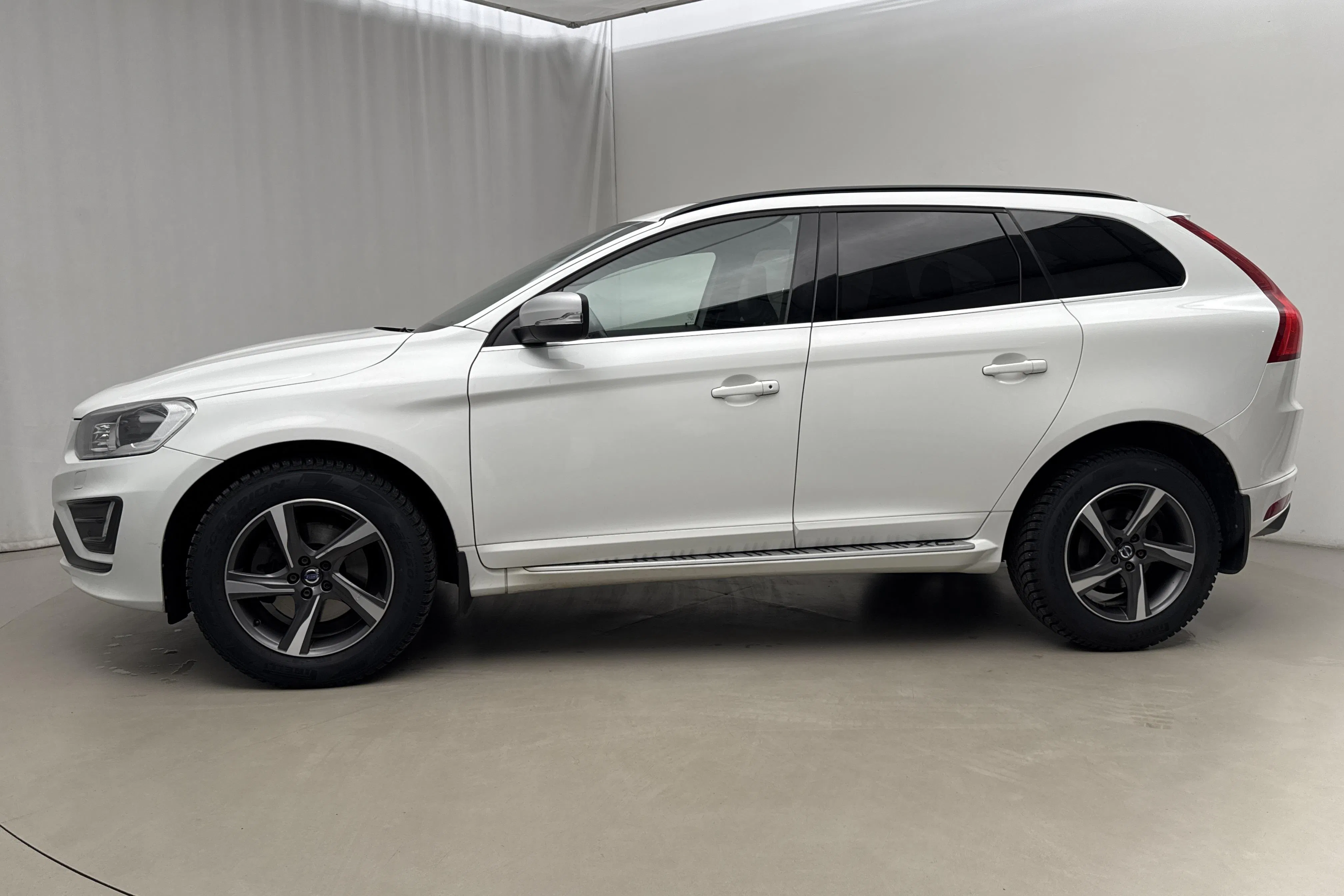Presentation photo 2 of 22: Volvo XC60 D4 AWD (190hk) - 159 630 km - Automatic - white - 2017