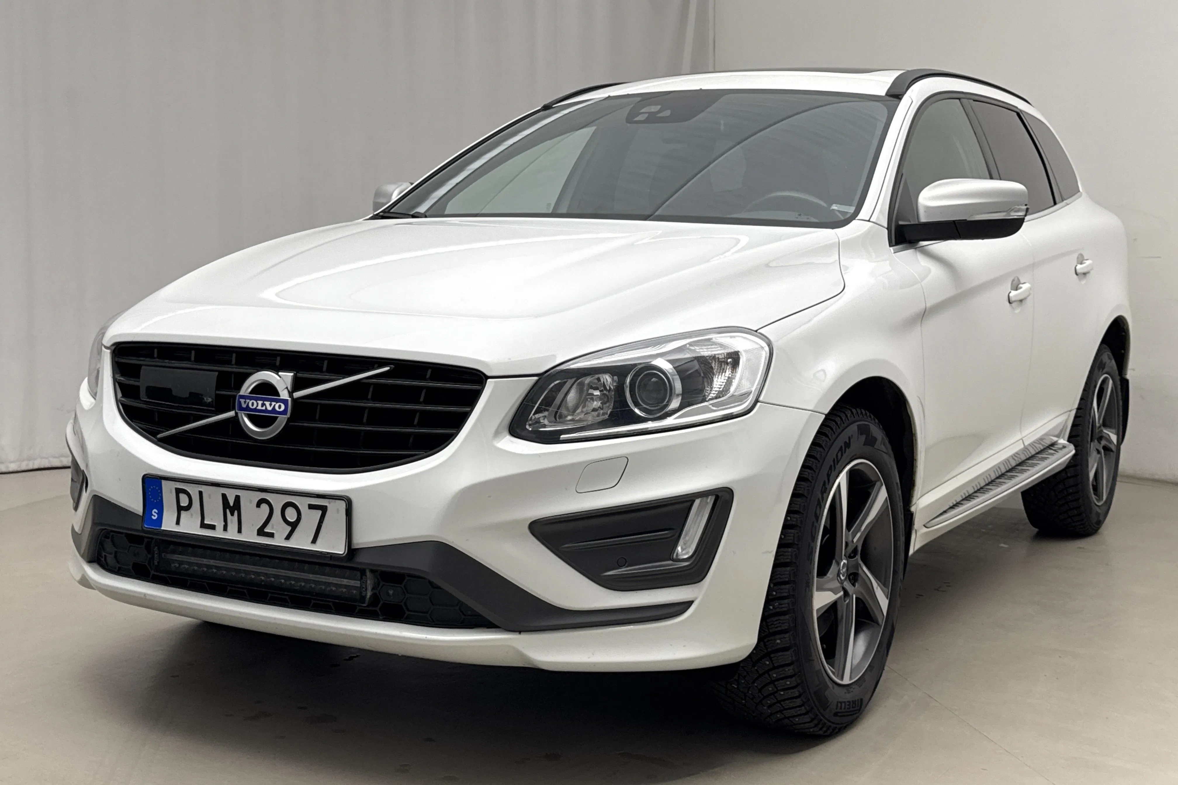 Presentation photo 1 of 22: Volvo XC60 D4 AWD (190hk) - 159 630 km - Automatic - white - 2017