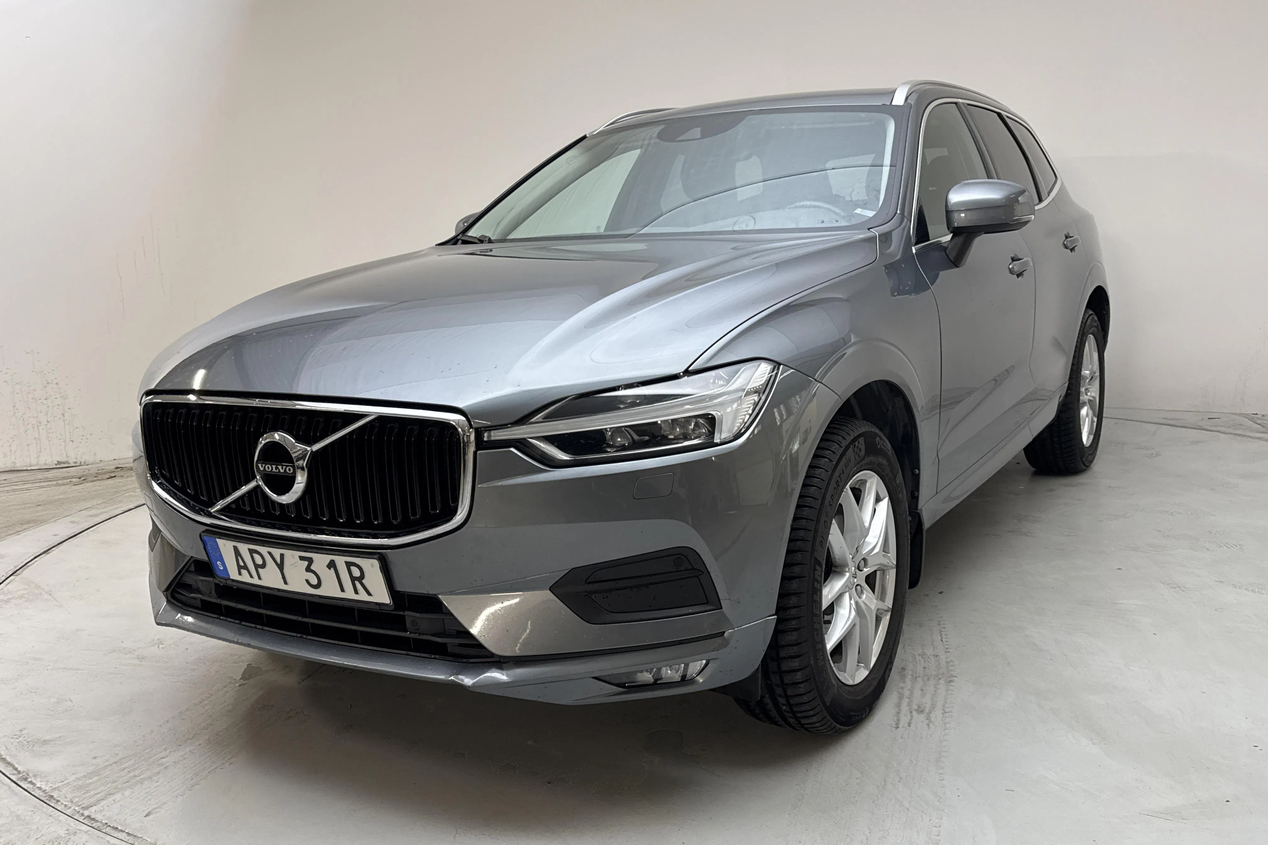 Presentationsfoto 1 av 12: Volvo XC60 D4 AWD (190hk) - 13 173 mil - Automat - grå - 2019