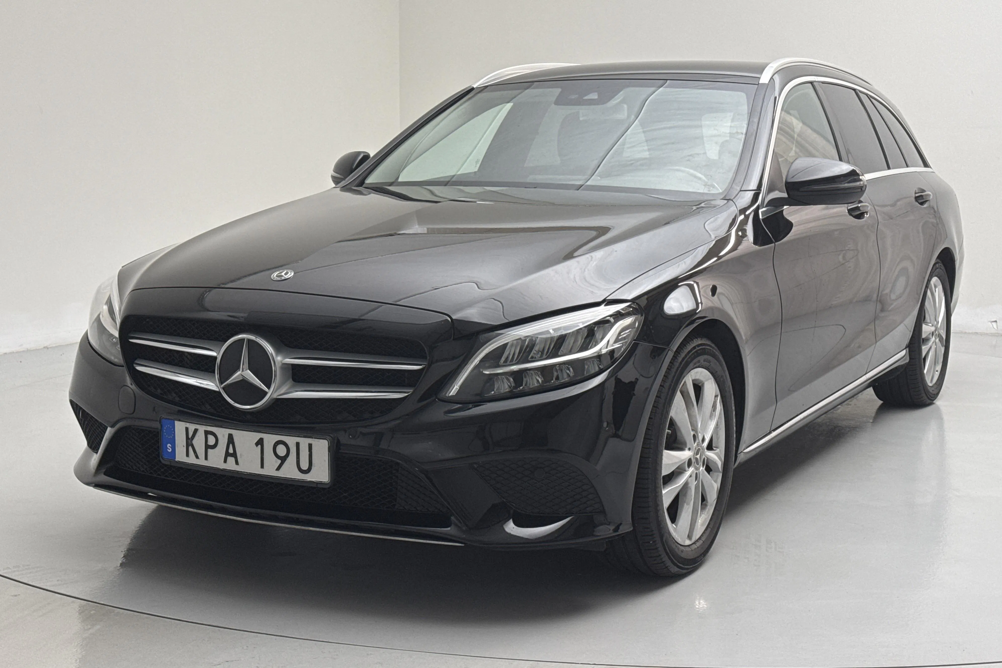 Presentationsfoto 1 av 15: Mercedes C 200 Kombi S205 (184hk) - 14 111 mil - Automat - svart - 2019