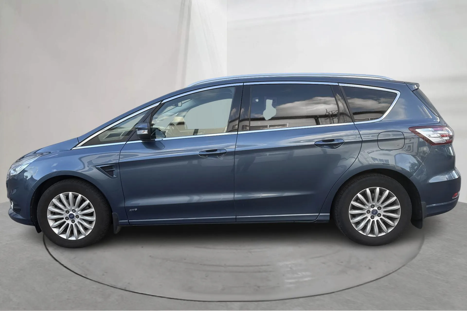 Presentation photo 2 of 16: Ford S-MAX 2.0 TDCi AWD (190hk) - 95 630 km - Automatic - blue - 2019