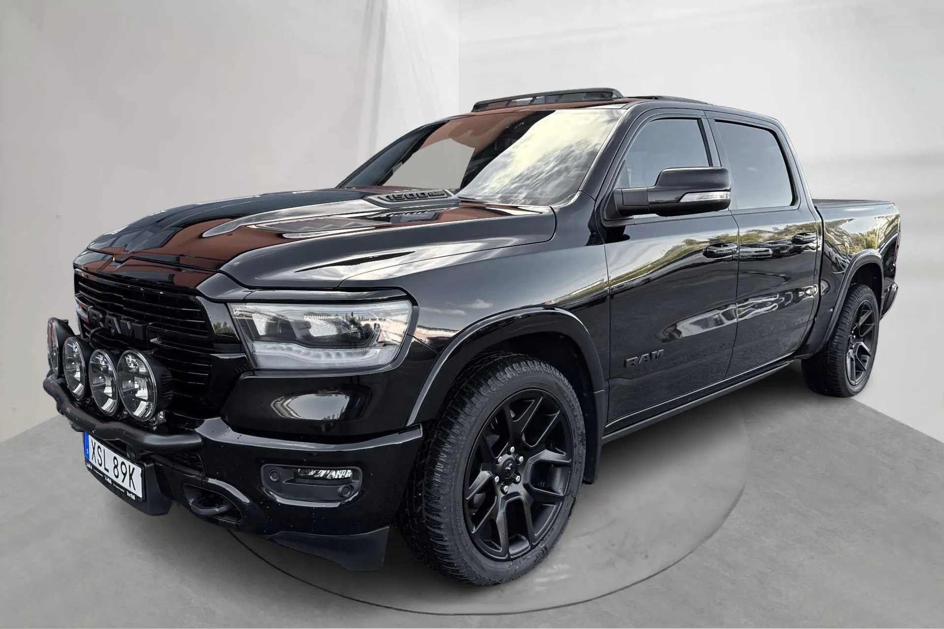 Presentation photo 1 of 23: Dodge RAM 1500 5.7 (395hk) - 118 110 km - Automatic - black - 2021
