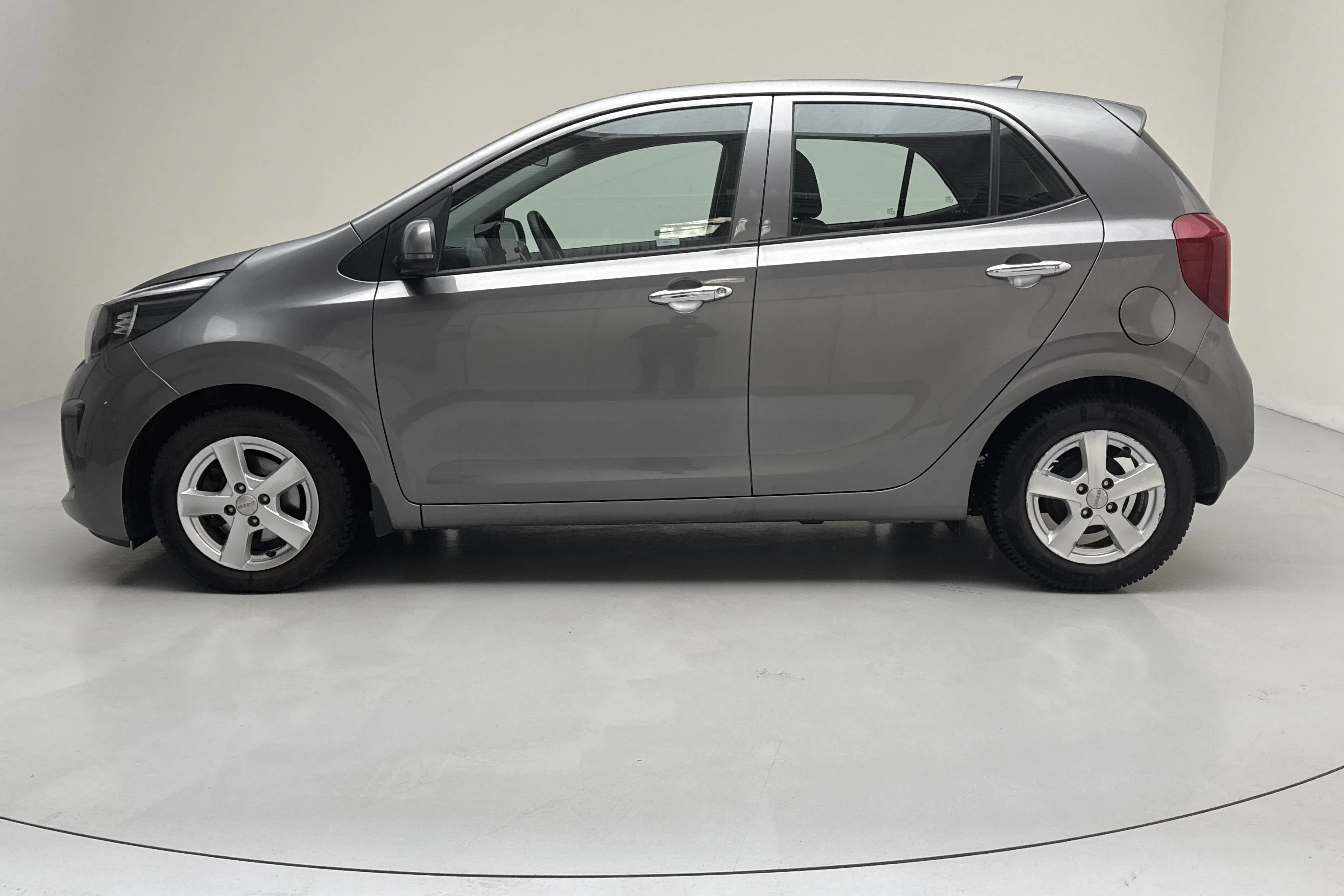 Presentationsfoto 2 av 14: KIA Picanto 1.0 DPI (67hk) - 1 919 mil - Automat - grå - 2021