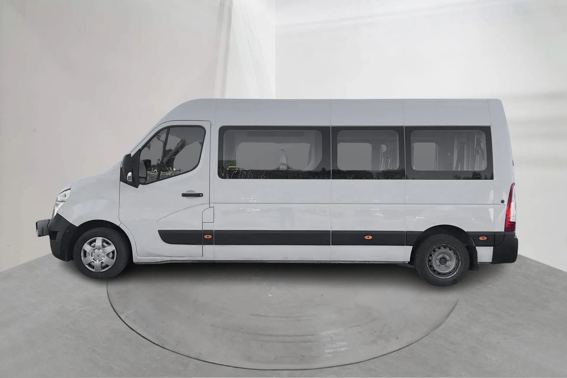 Presentation photo 2 of 19: Nissan NV400 2.3 dCi Skåp (145hk) - 300 680 km - Manual - white - 2017