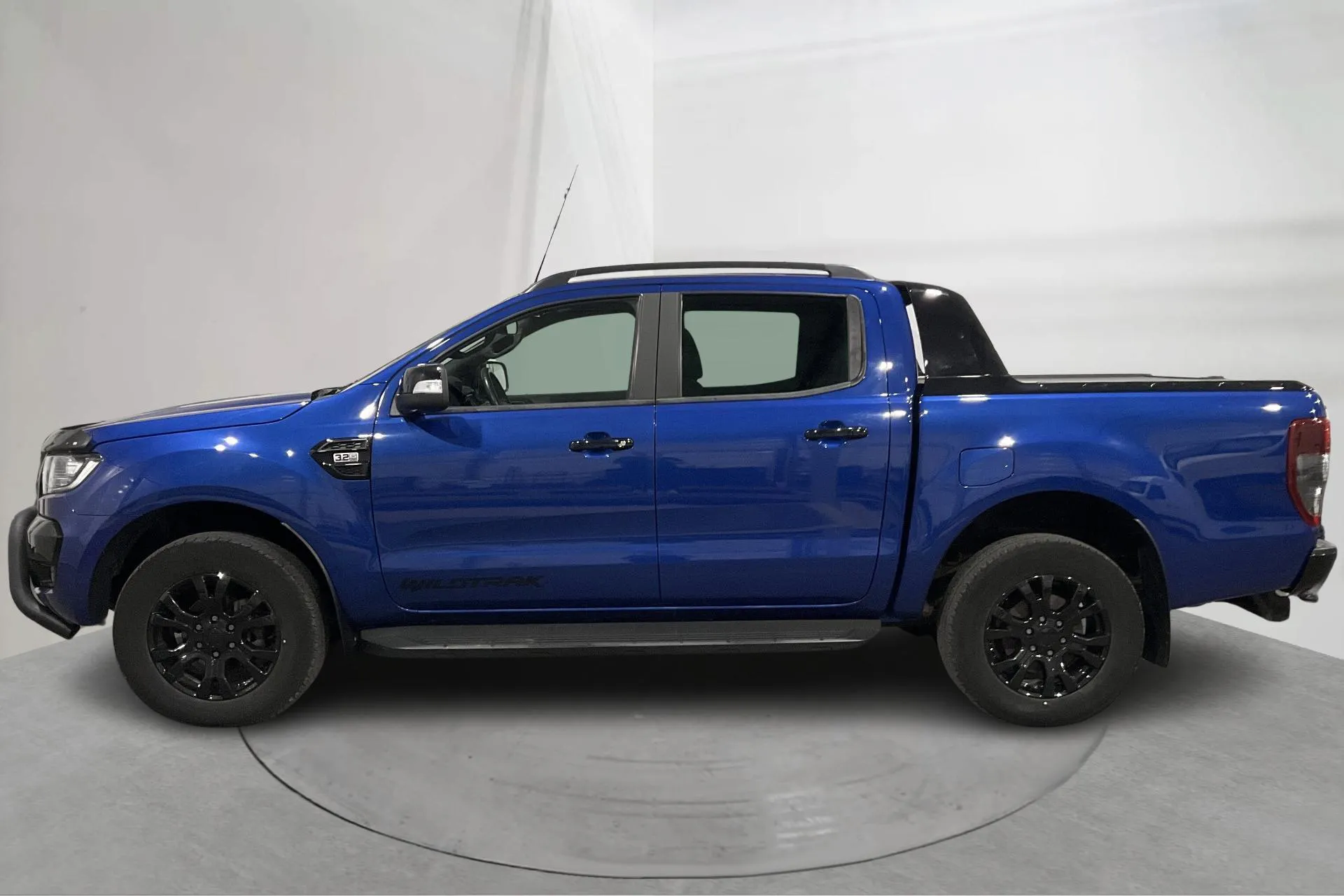 Presentationsfoto 2 av 22: Ford Ranger 3.2 TDCi 4WD (200hk) - 9 050 mil - Automat - blå - 2019