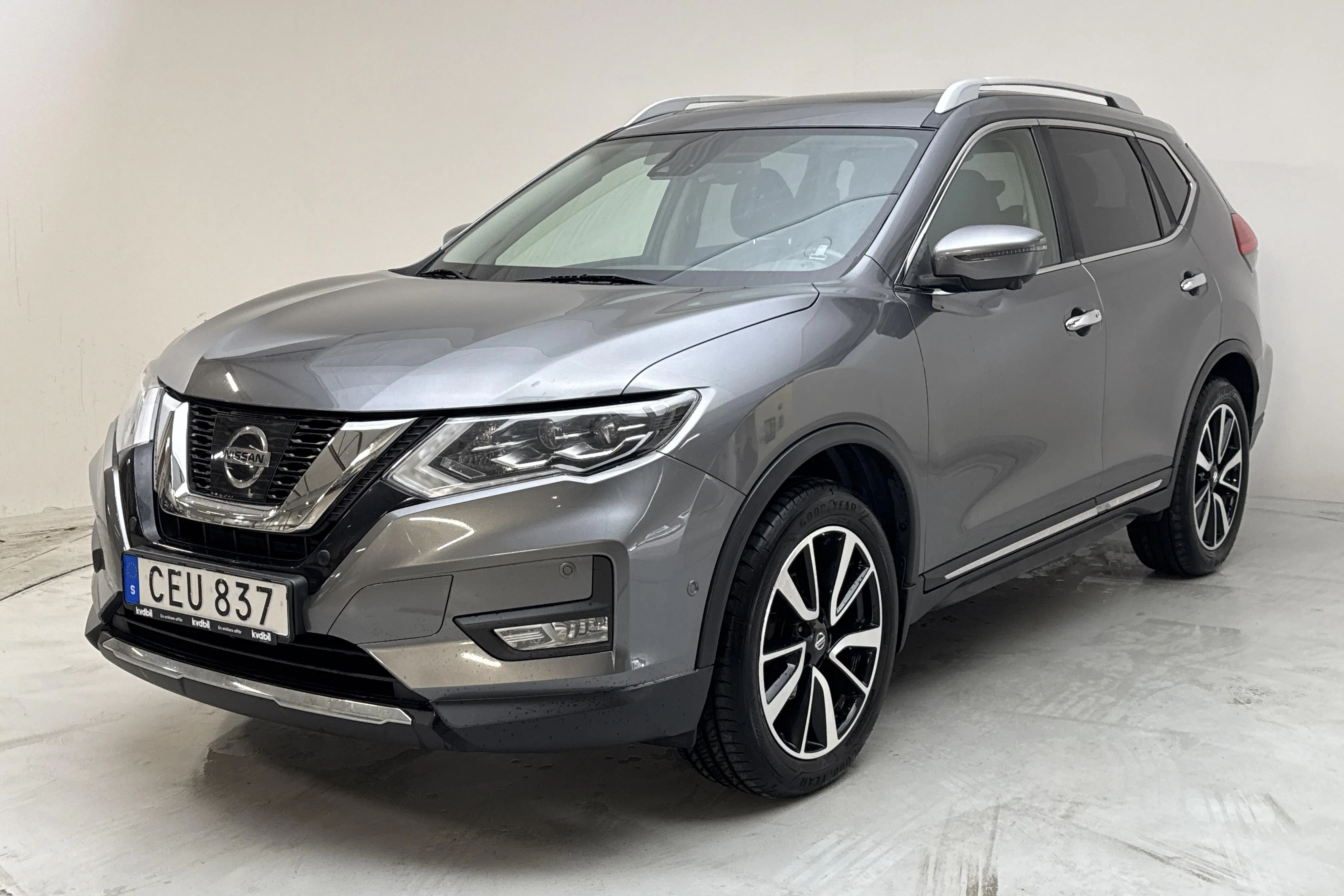 Presentationsfoto 1 av 15: Nissan X-trail 1.6 dCi 2WD (130hk) - 13 531 mil - Automat - grå - 2018