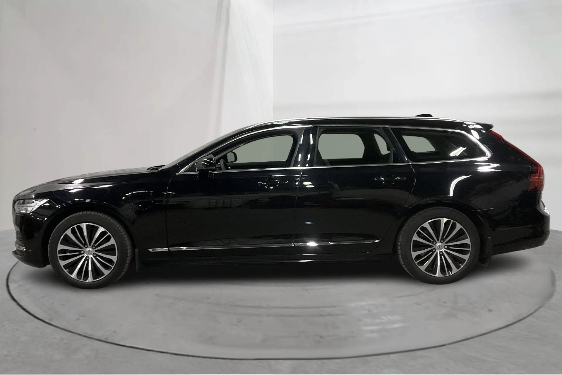 Presentation photo 2 of 21: Volvo V90 T6 AWD Recharge (350hk) - 63 070 km - Automatic - black - 2024